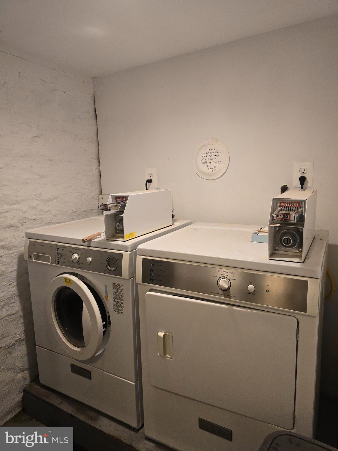 PRIMOS SECANE - Residential Lease