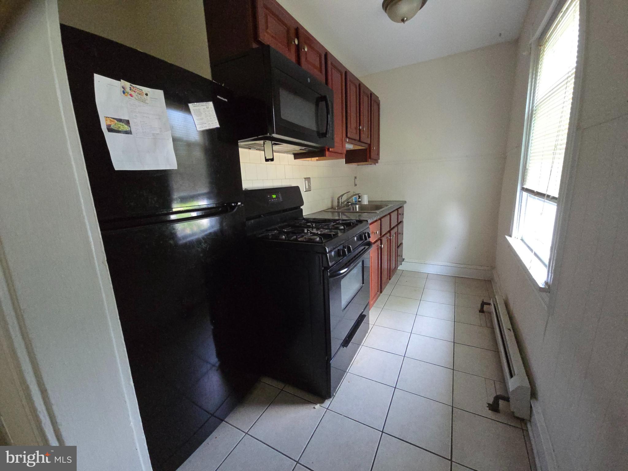 PRIMOS SECANE - Residential Lease