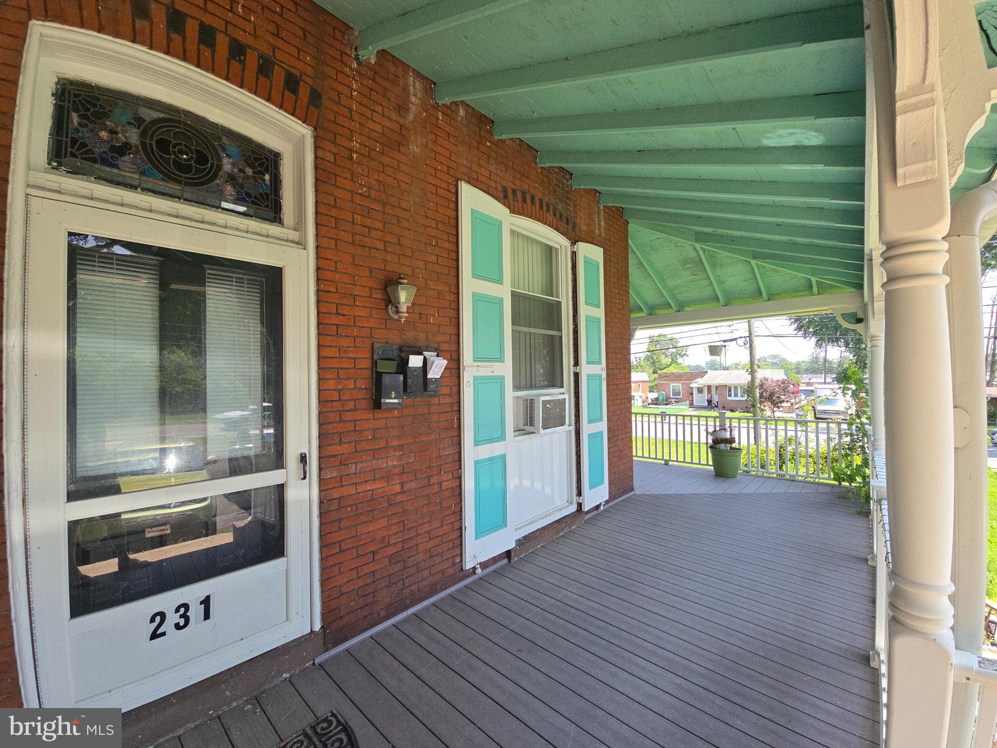 PRIMOS SECANE - Residential Lease