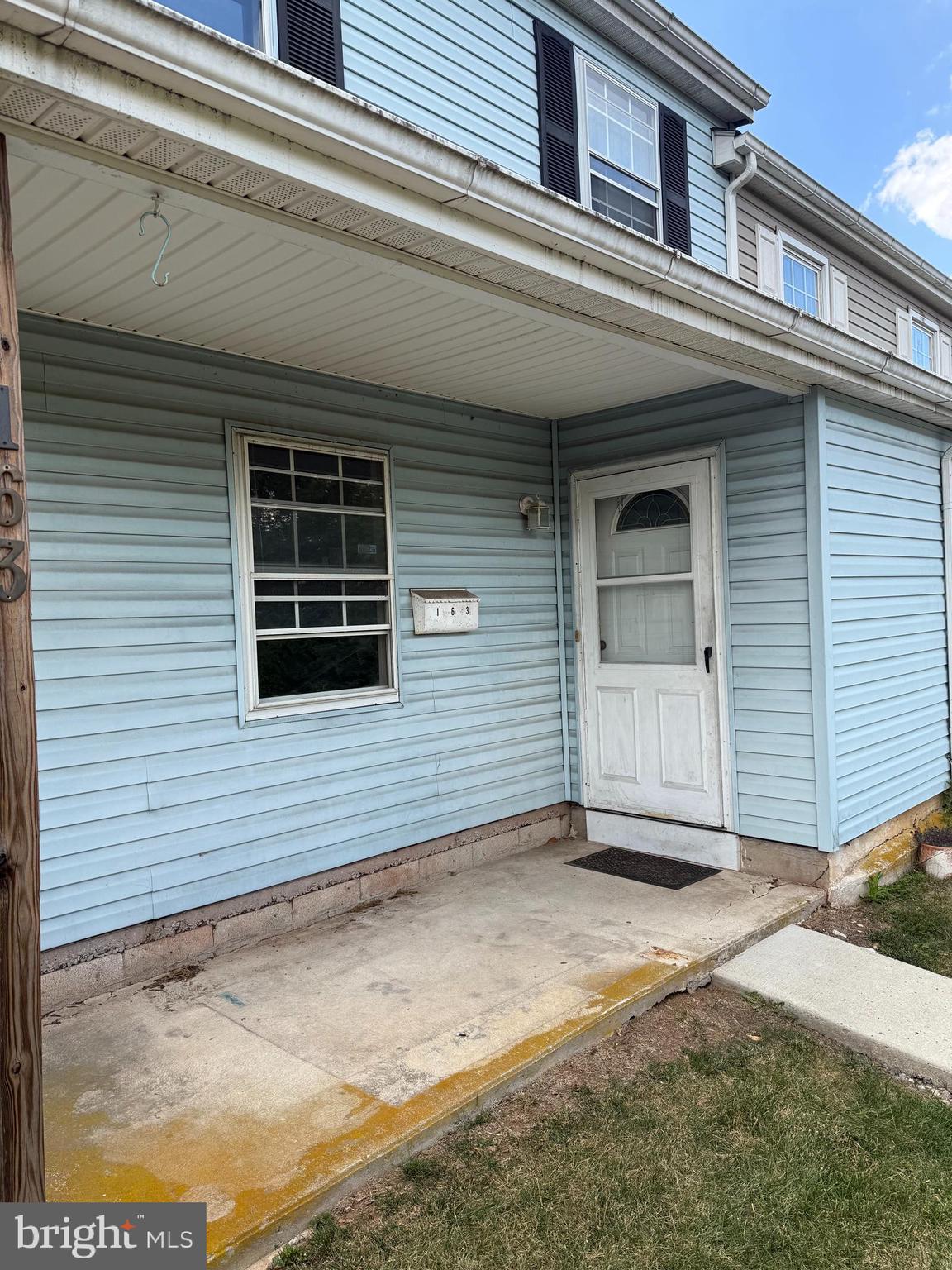 Come check out this 3 Bedroom 1.5 Bath Unit at Maple Hill. Spacious Unit, needs some TLC. Just waiting for your personal touches to make it yours! Selling As Is.