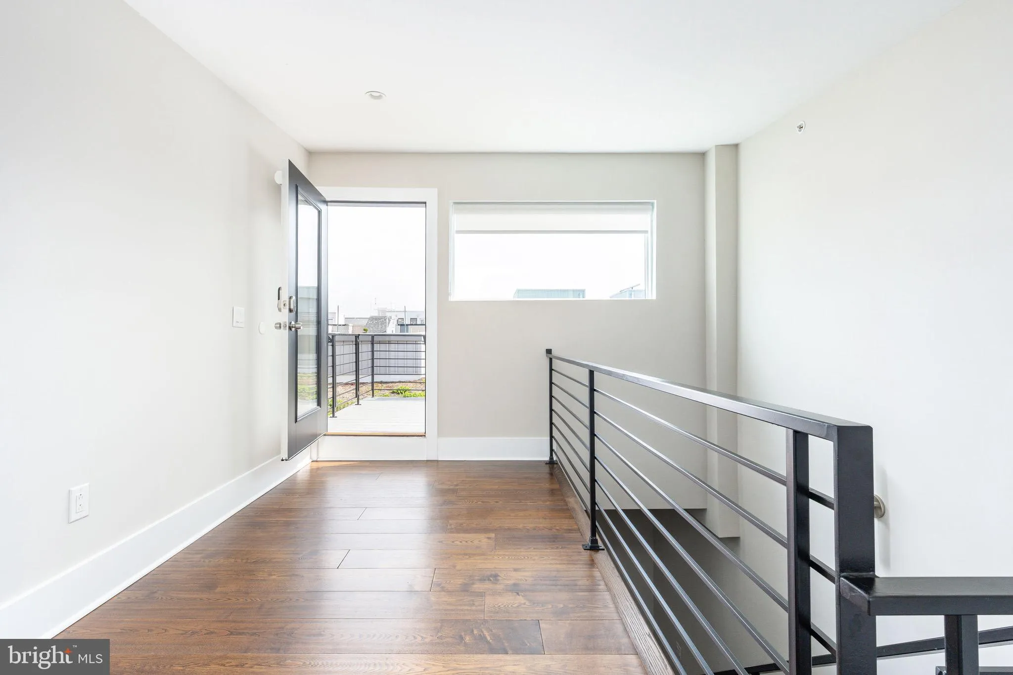 Philadelphia, Pennsylvania 19123, United States, 3 Bedrooms Bedrooms, ,4 BathroomsBathrooms,Residential,Pending,100632