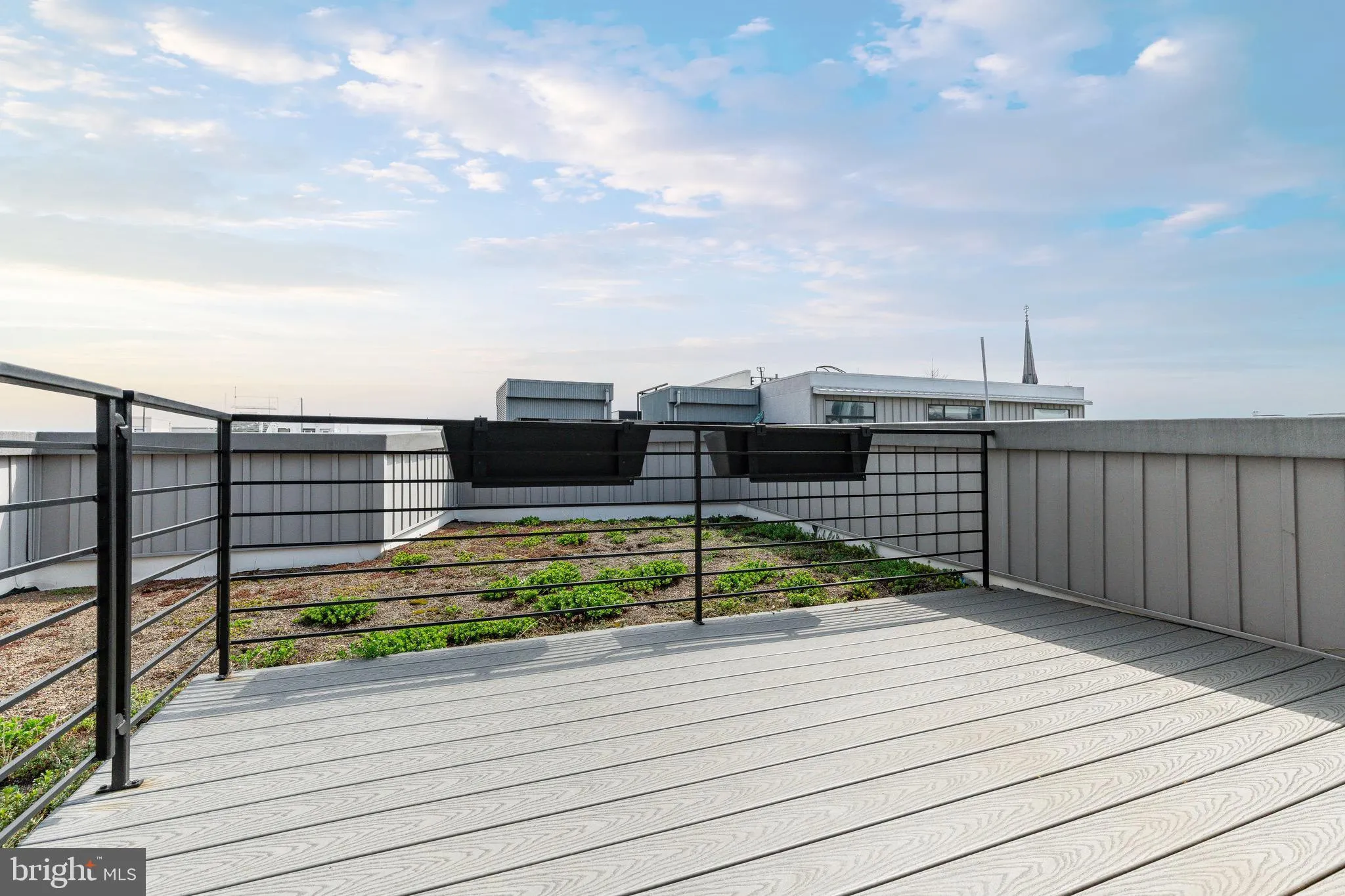 Philadelphia, Pennsylvania 19123, United States, 3 Bedrooms Bedrooms, ,4 BathroomsBathrooms,Residential,Pending,100632