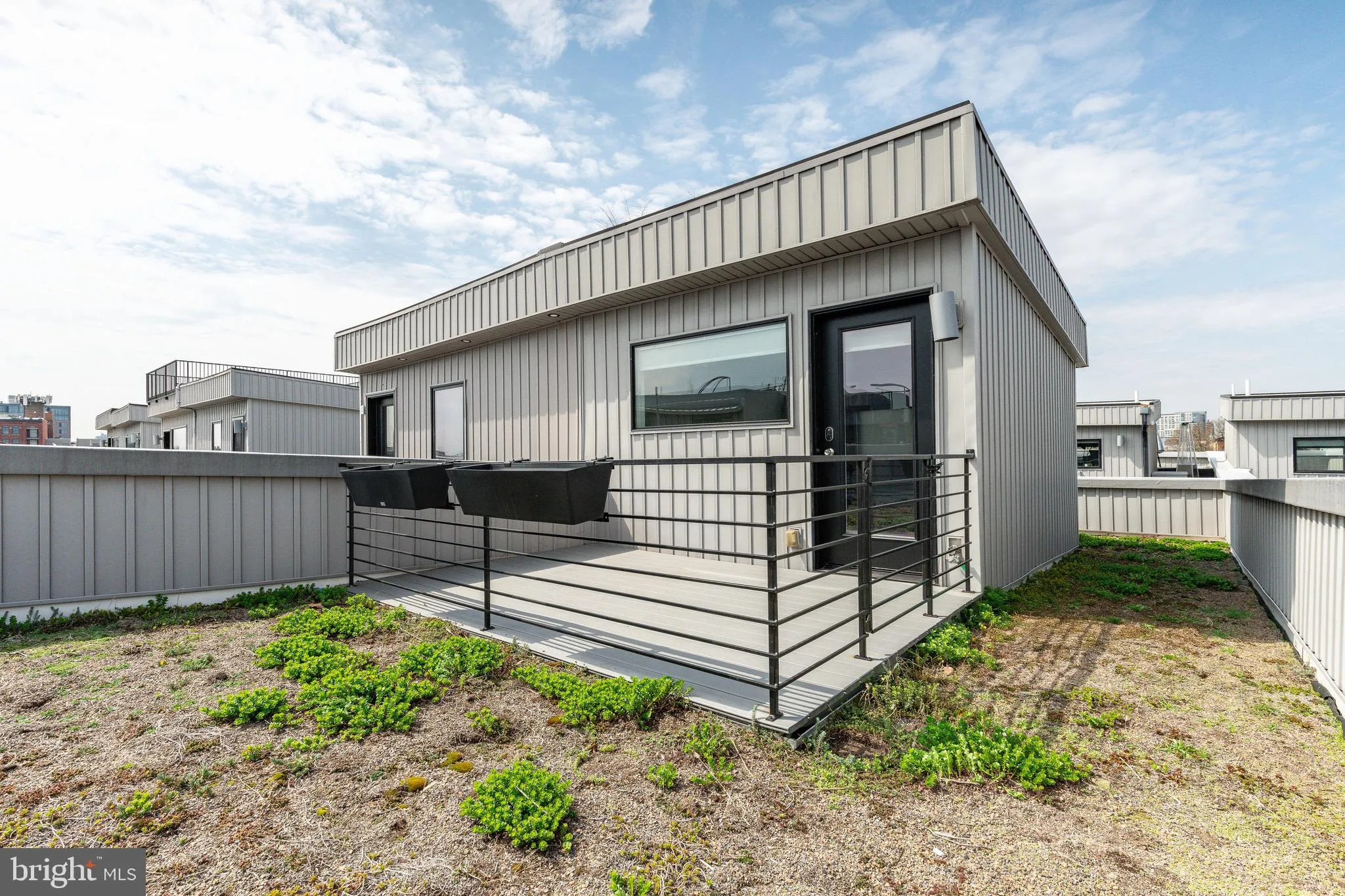 Philadelphia, Pennsylvania 19123, United States, 3 Bedrooms Bedrooms, ,4 BathroomsBathrooms,Residential,Pending,100632