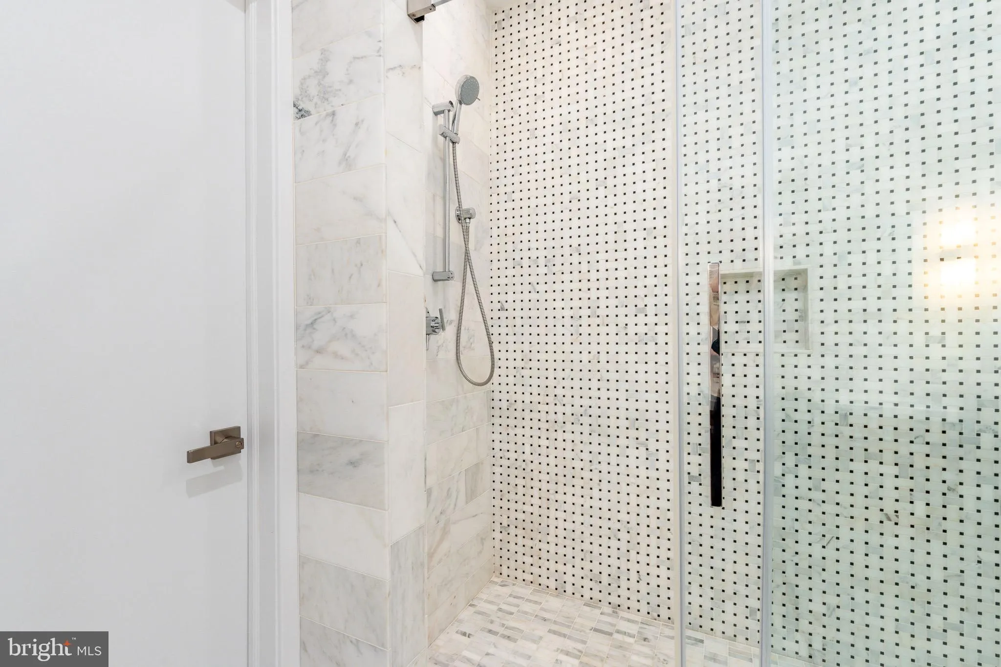 Philadelphia, Pennsylvania 19123, United States, 3 Bedrooms Bedrooms, ,4 BathroomsBathrooms,Residential,Pending,100632