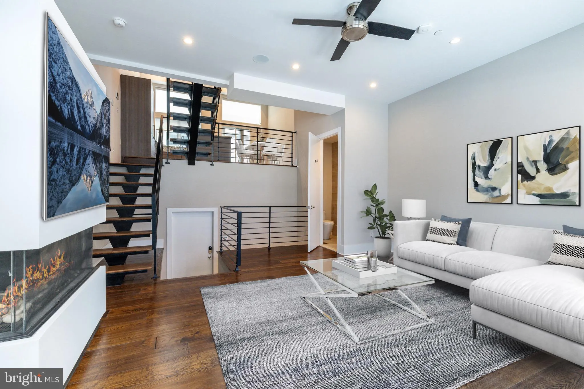 Philadelphia, Pennsylvania 19123, United States, 3 Bedrooms Bedrooms, ,4 BathroomsBathrooms,Residential,Pending,100632