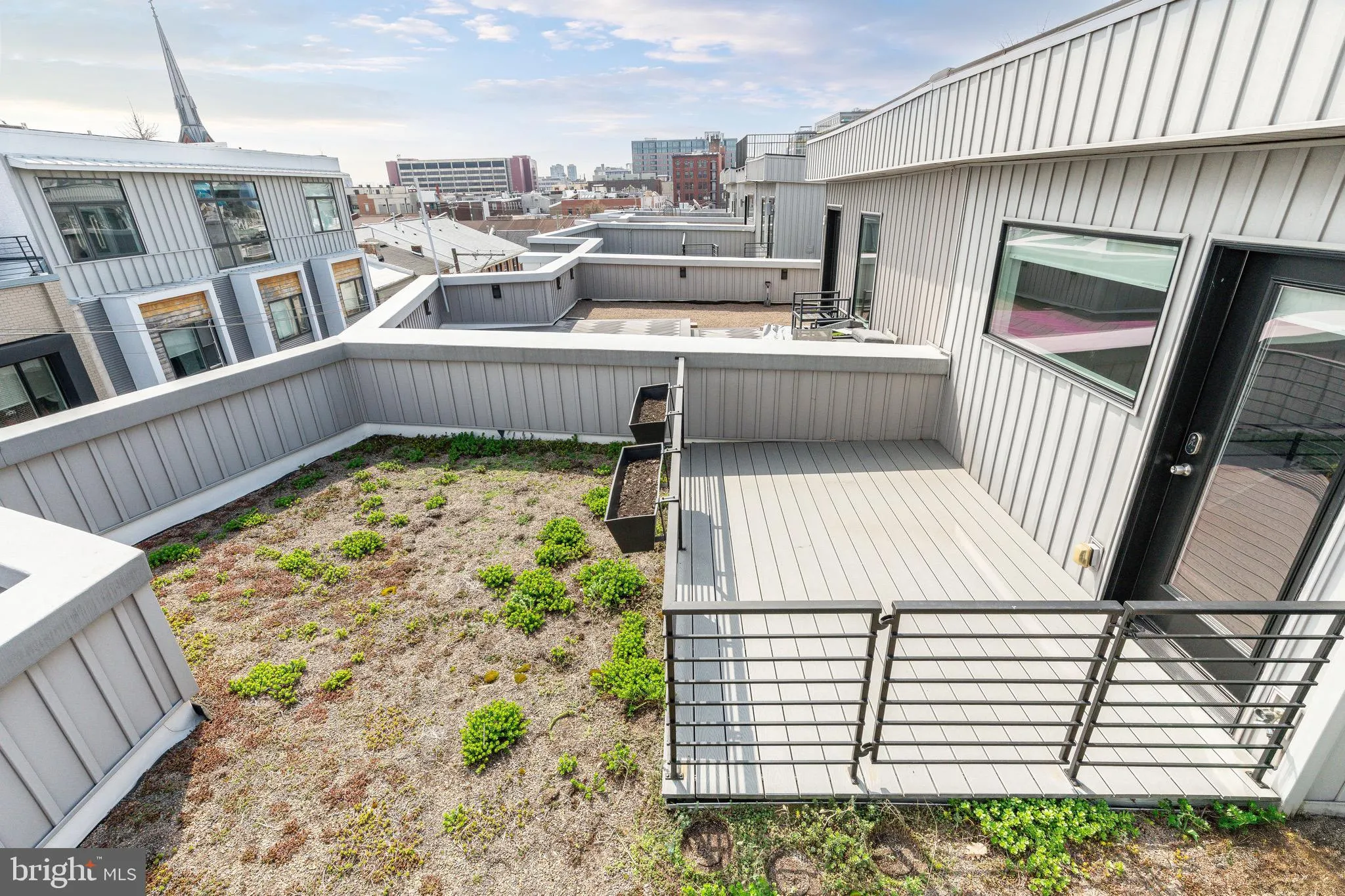 Philadelphia, Pennsylvania 19123, United States, 3 Bedrooms Bedrooms, ,4 BathroomsBathrooms,Residential,Pending,100632