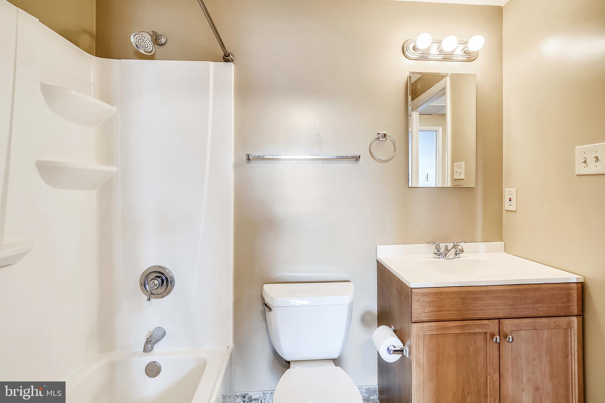 LITTLE ROCKY RUN - Residential Lease