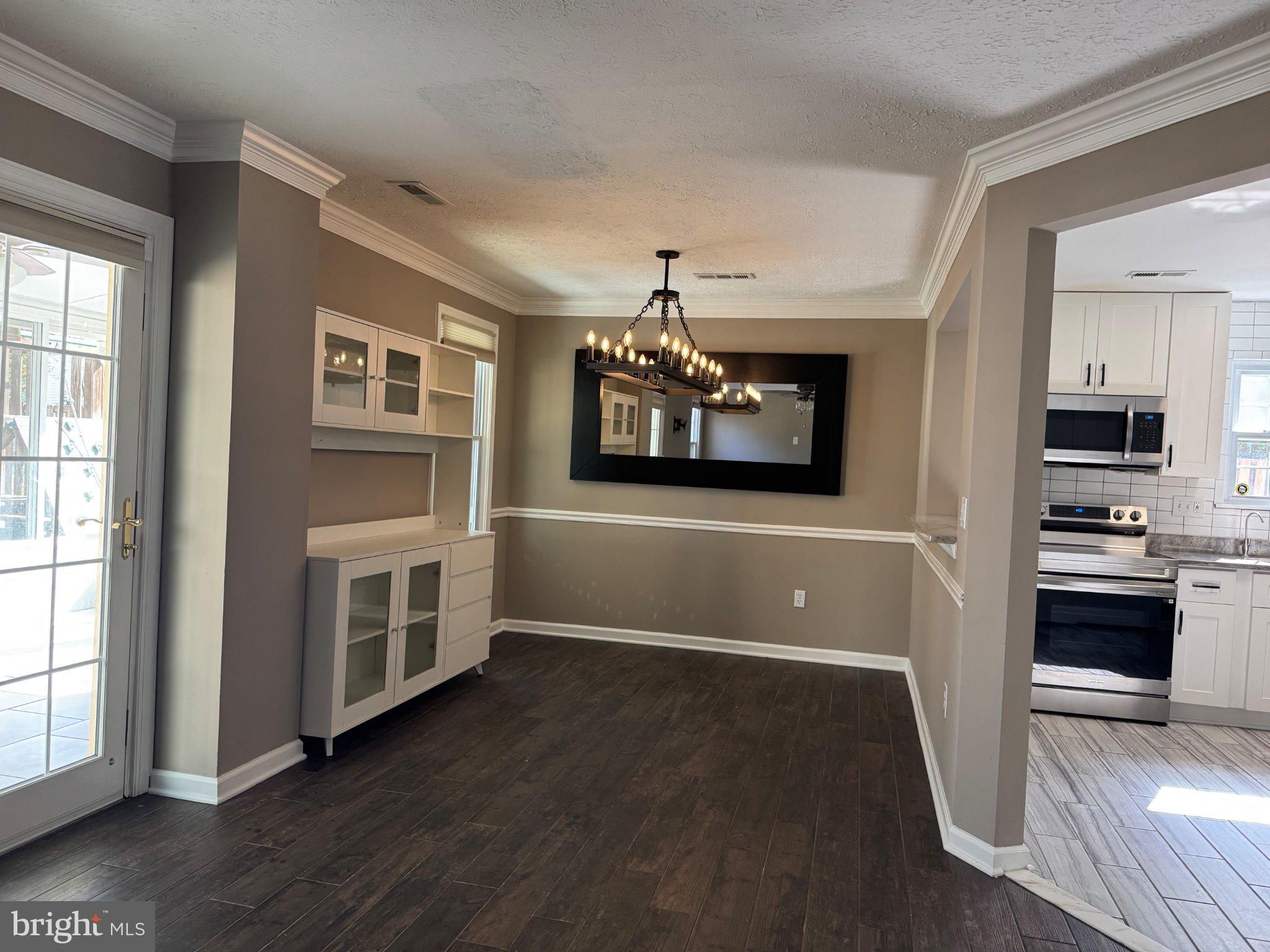 2320 WEYMOUTH LANE