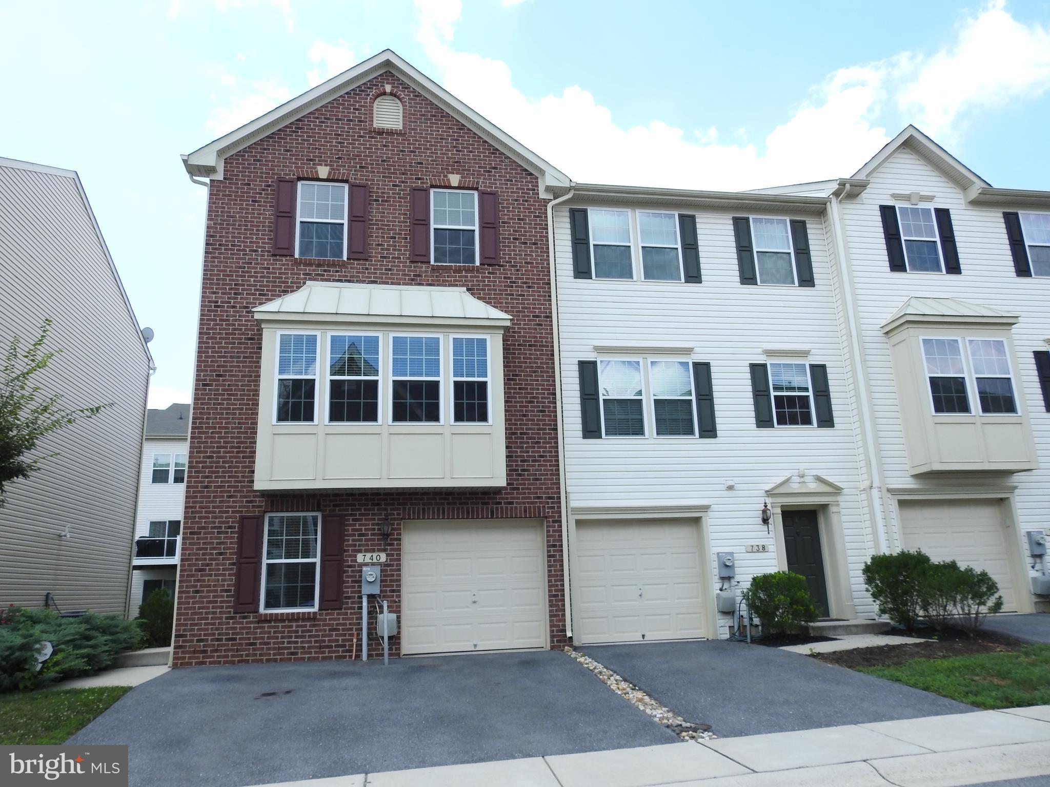 PINE RIDGE CROSSING - Residential