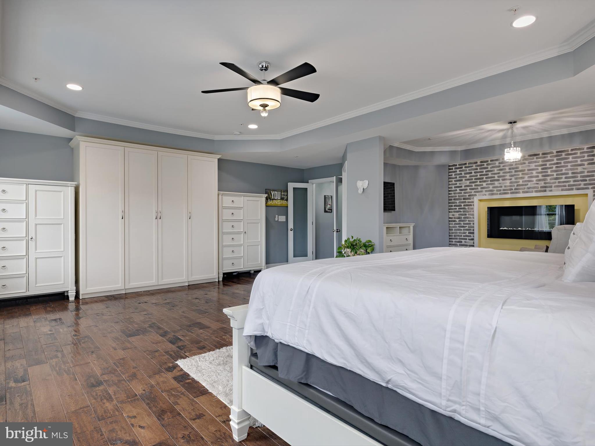 STRATFORD ESTATES - Residential