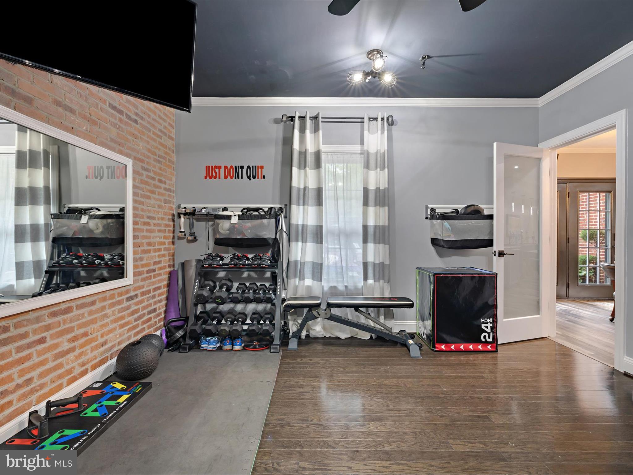 STRATFORD ESTATES - Residential