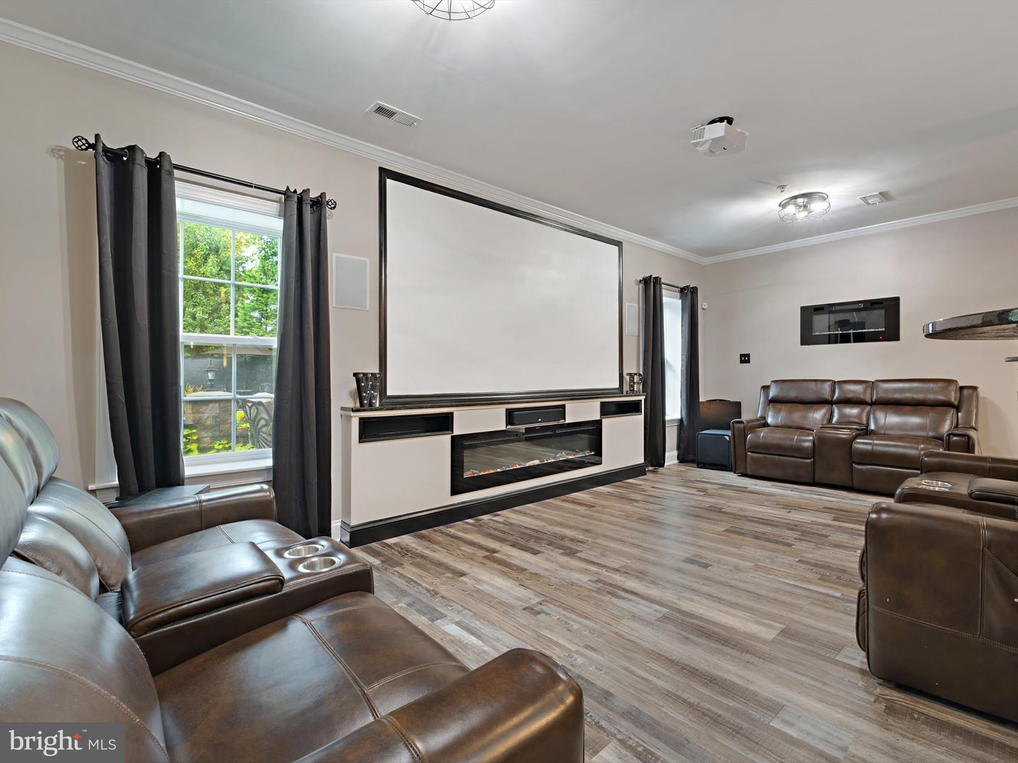 STRATFORD ESTATES - Residential