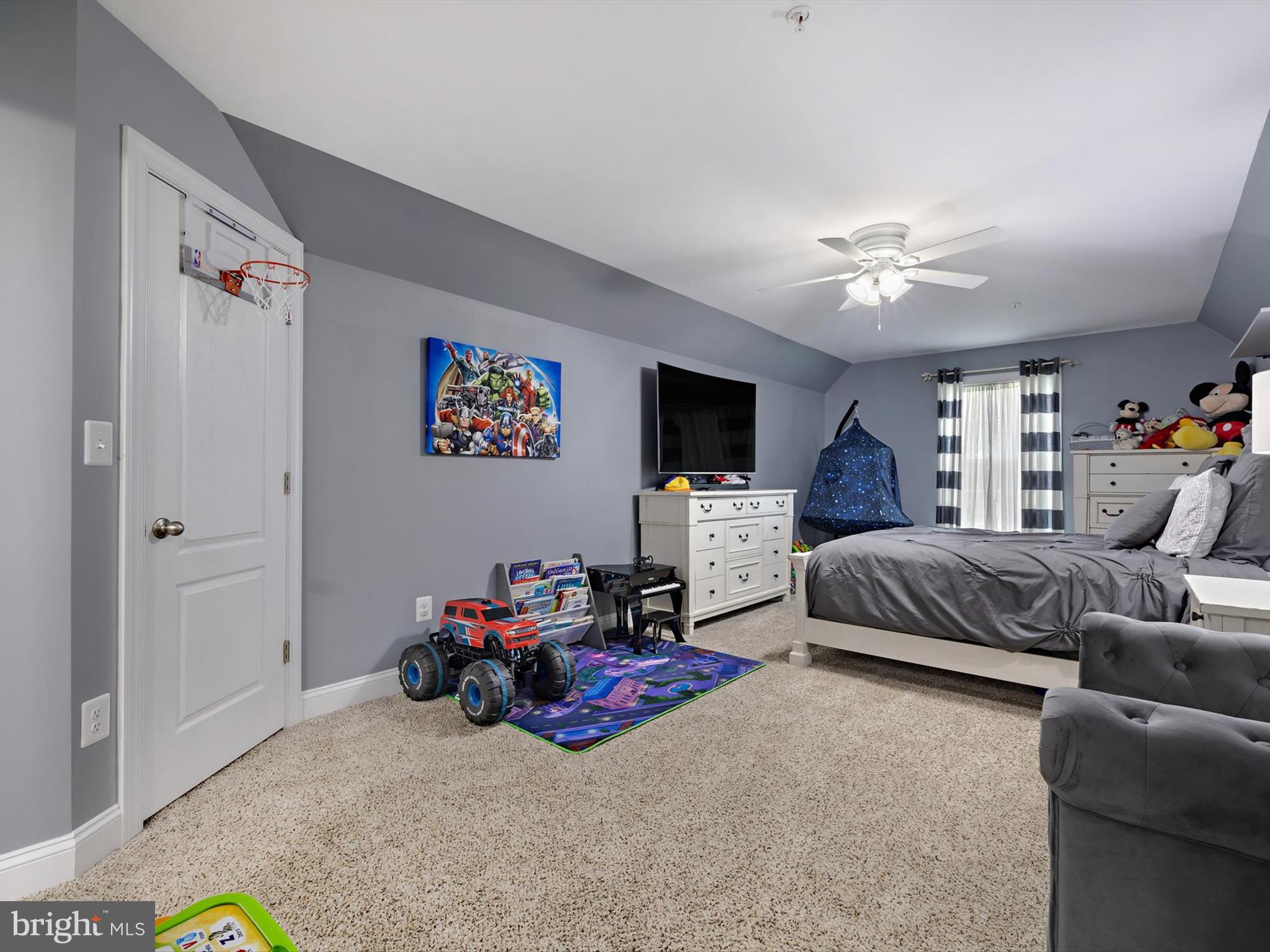 STRATFORD ESTATES - Residential