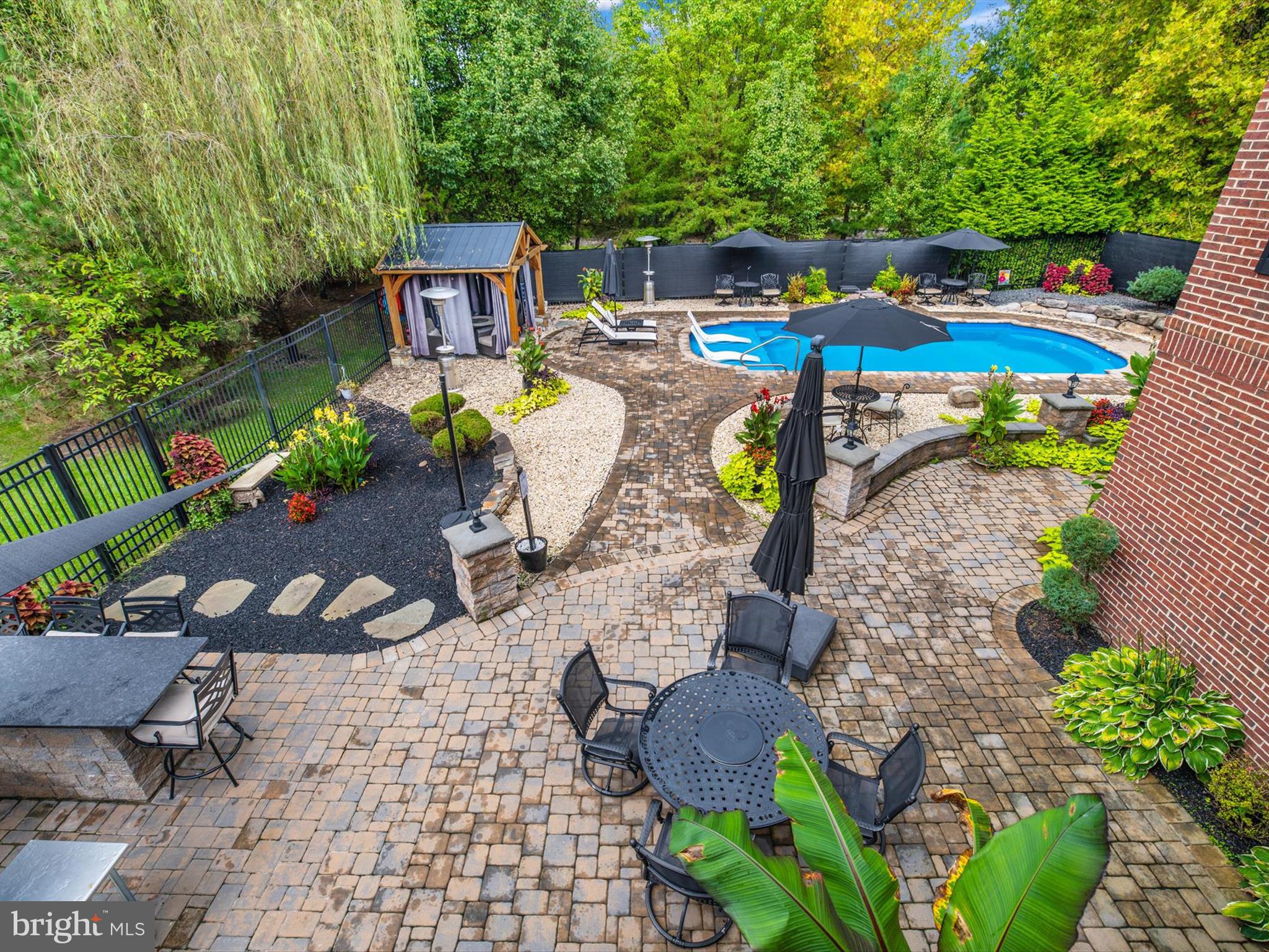 STRATFORD ESTATES - Residential