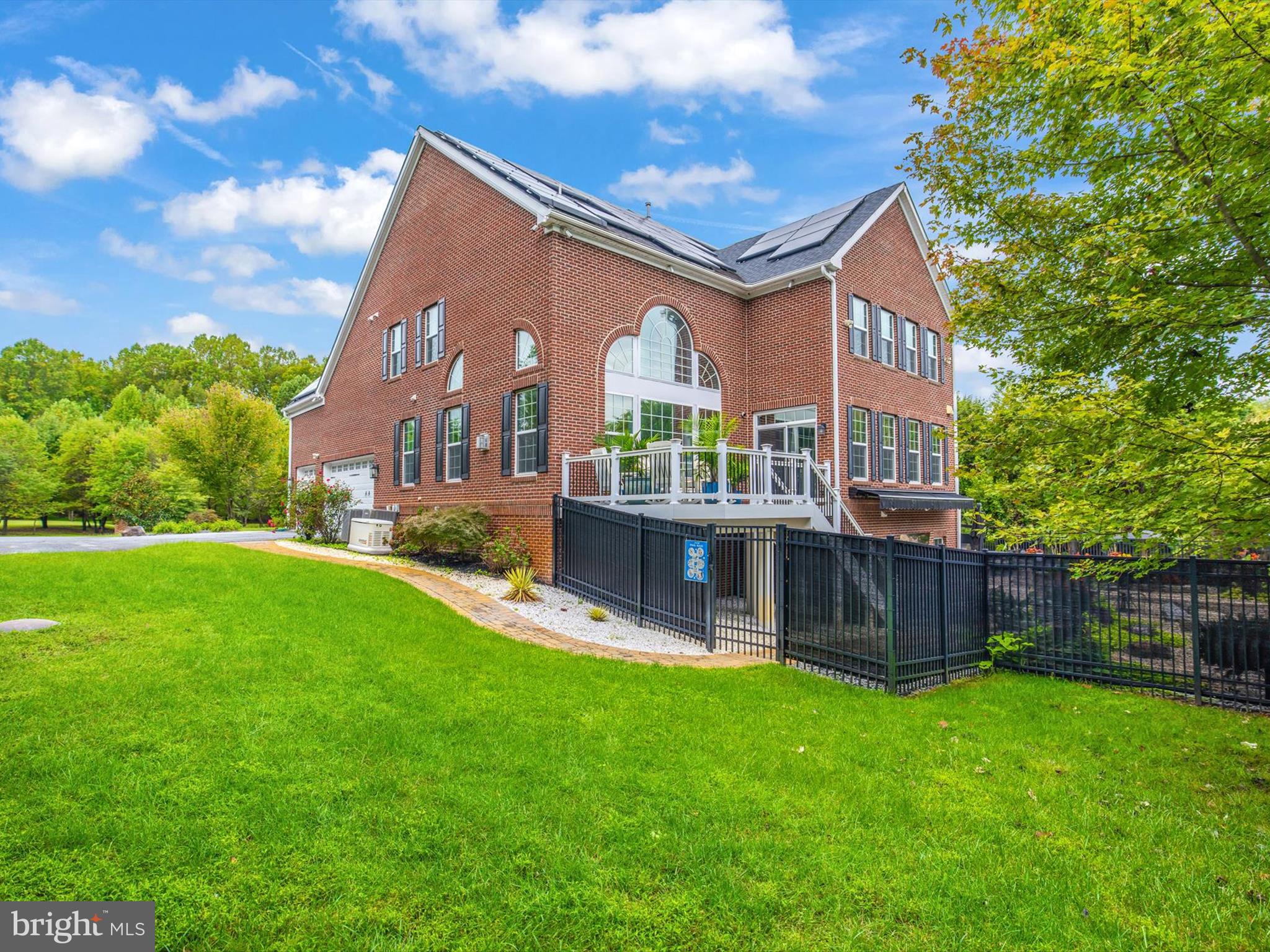 STRATFORD ESTATES - Residential