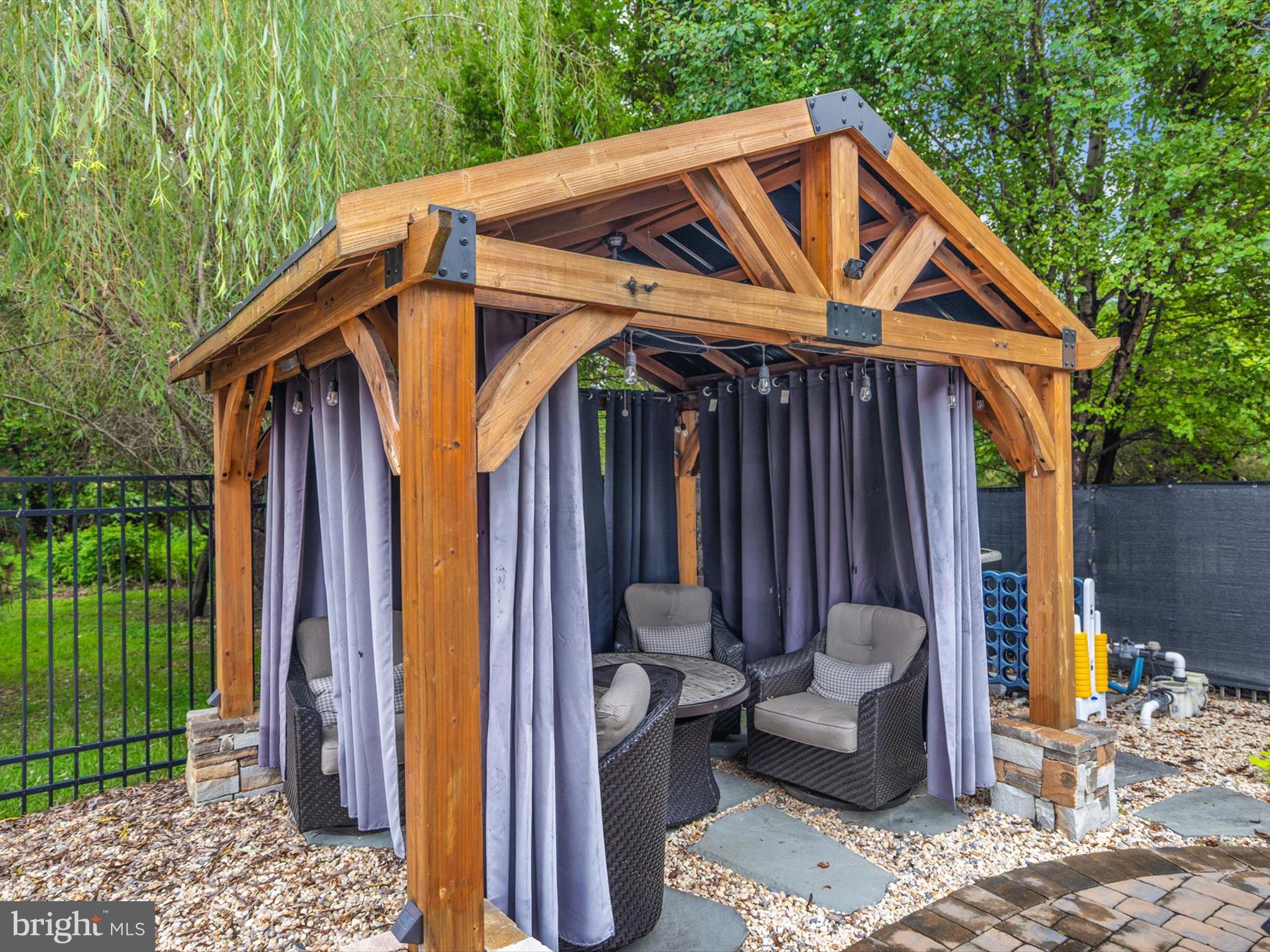 STRATFORD ESTATES - Residential