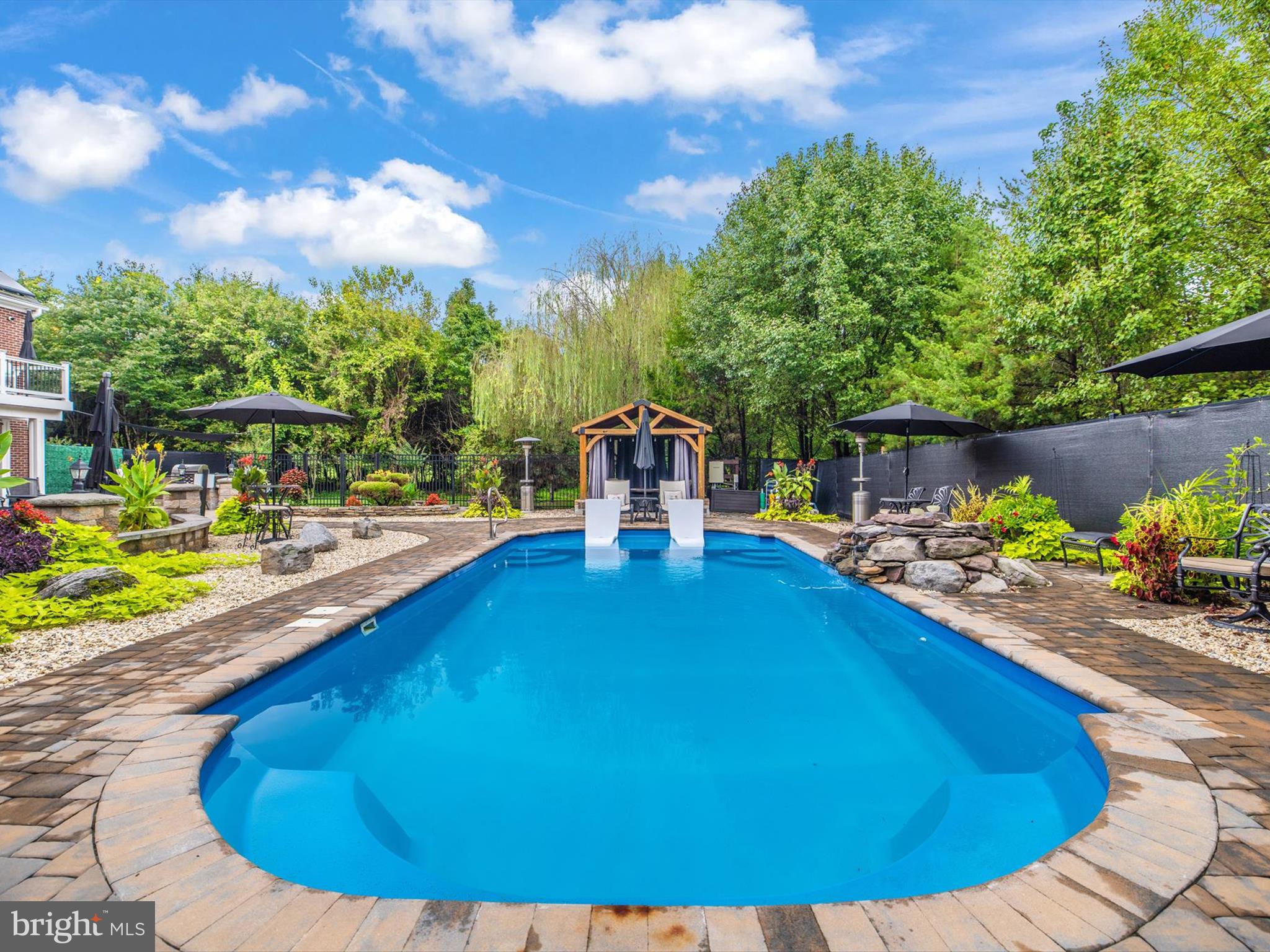 STRATFORD ESTATES - Residential