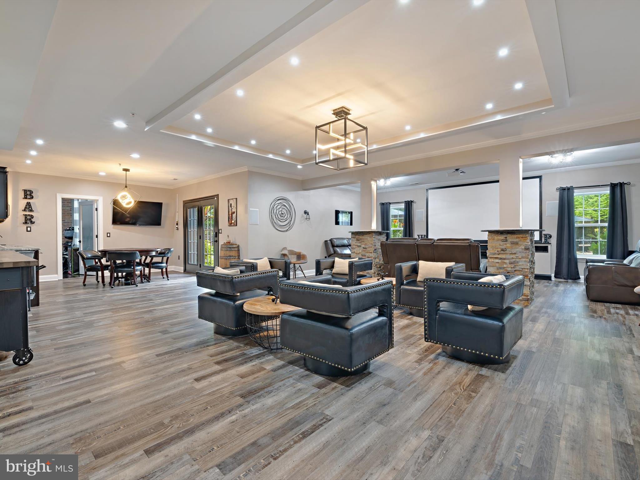 STRATFORD ESTATES - Residential