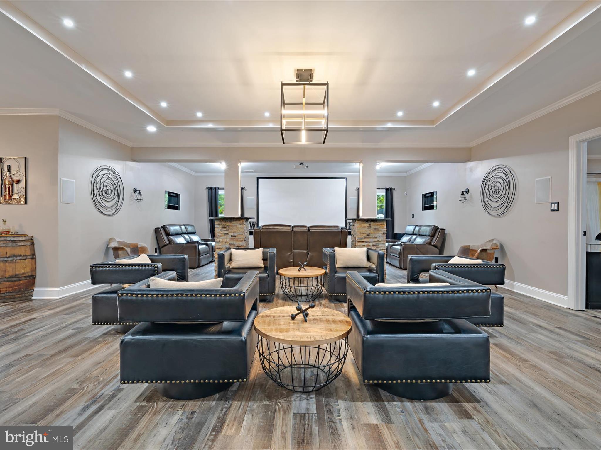 STRATFORD ESTATES - Residential