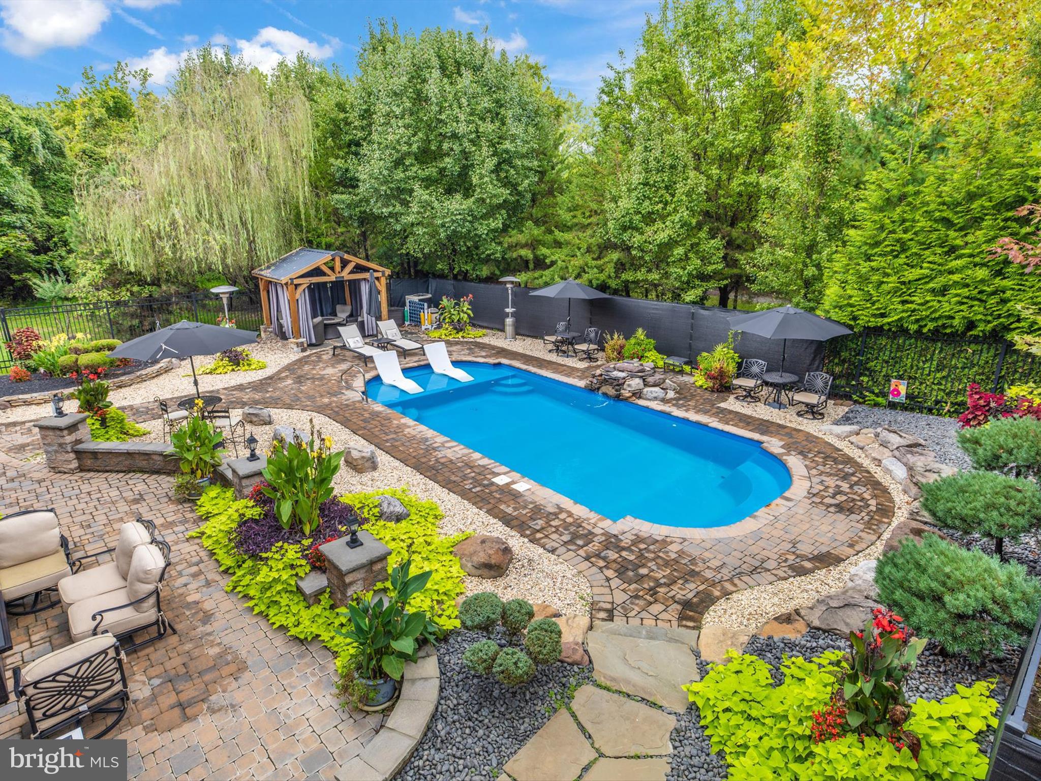 STRATFORD ESTATES - Residential