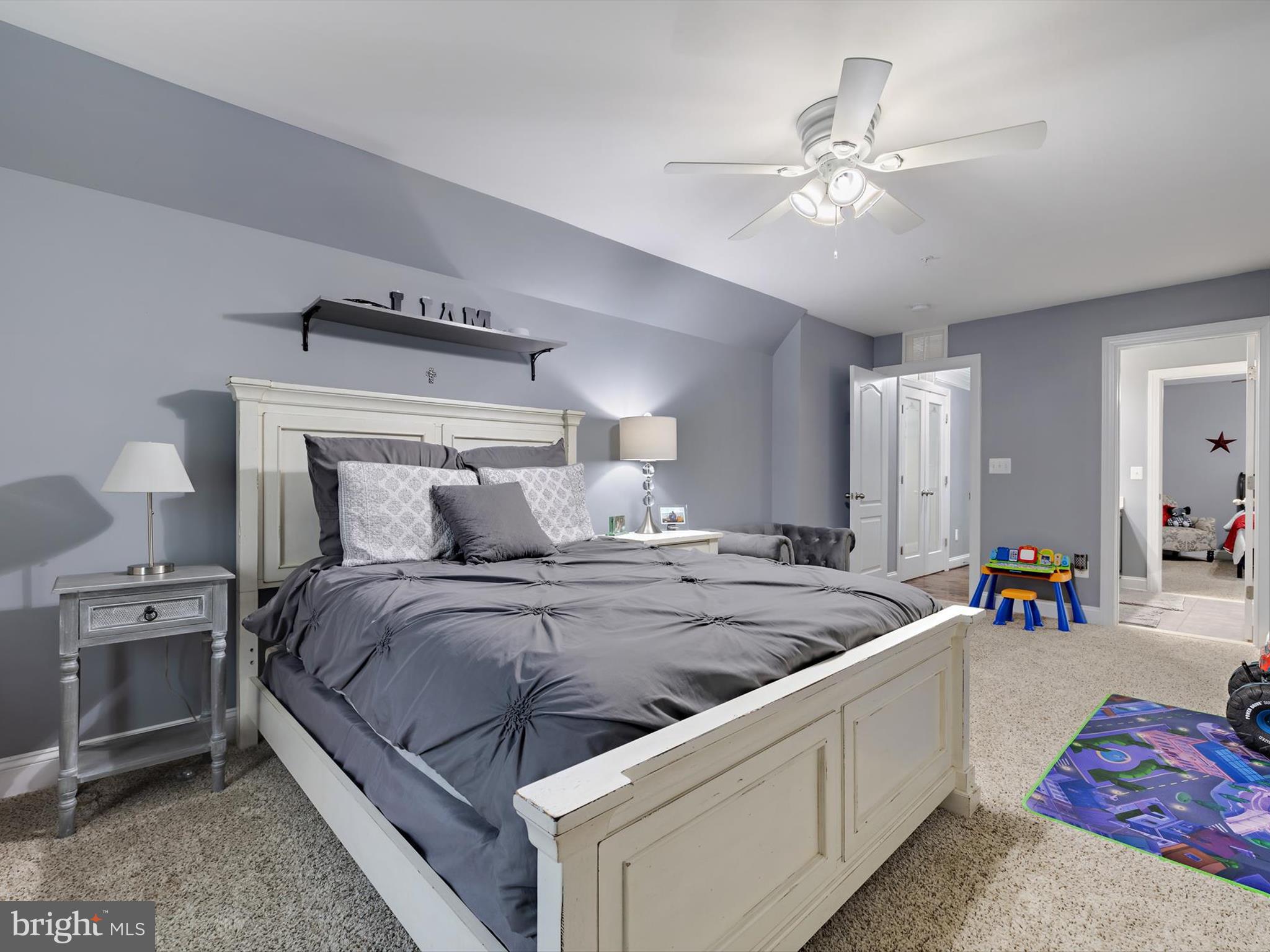 STRATFORD ESTATES - Residential