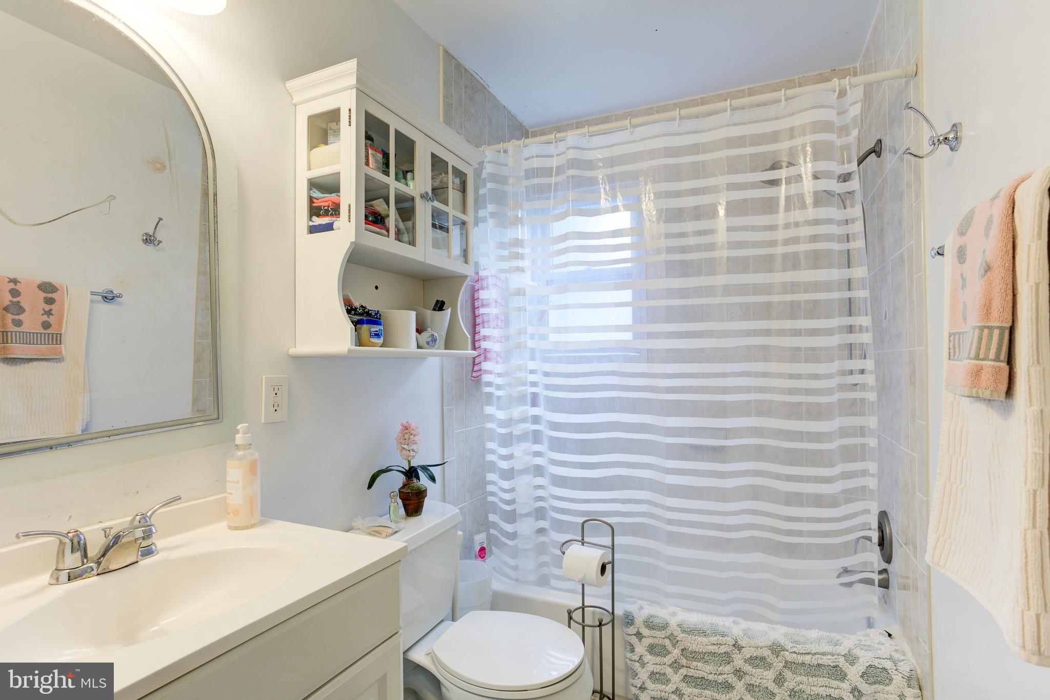 SURREY SQUARE - Residential