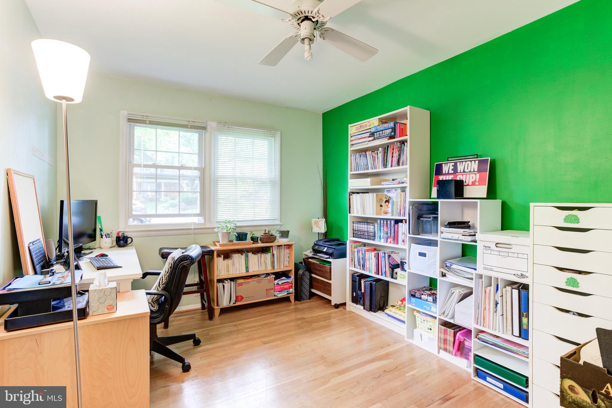 SURREY SQUARE - Residential