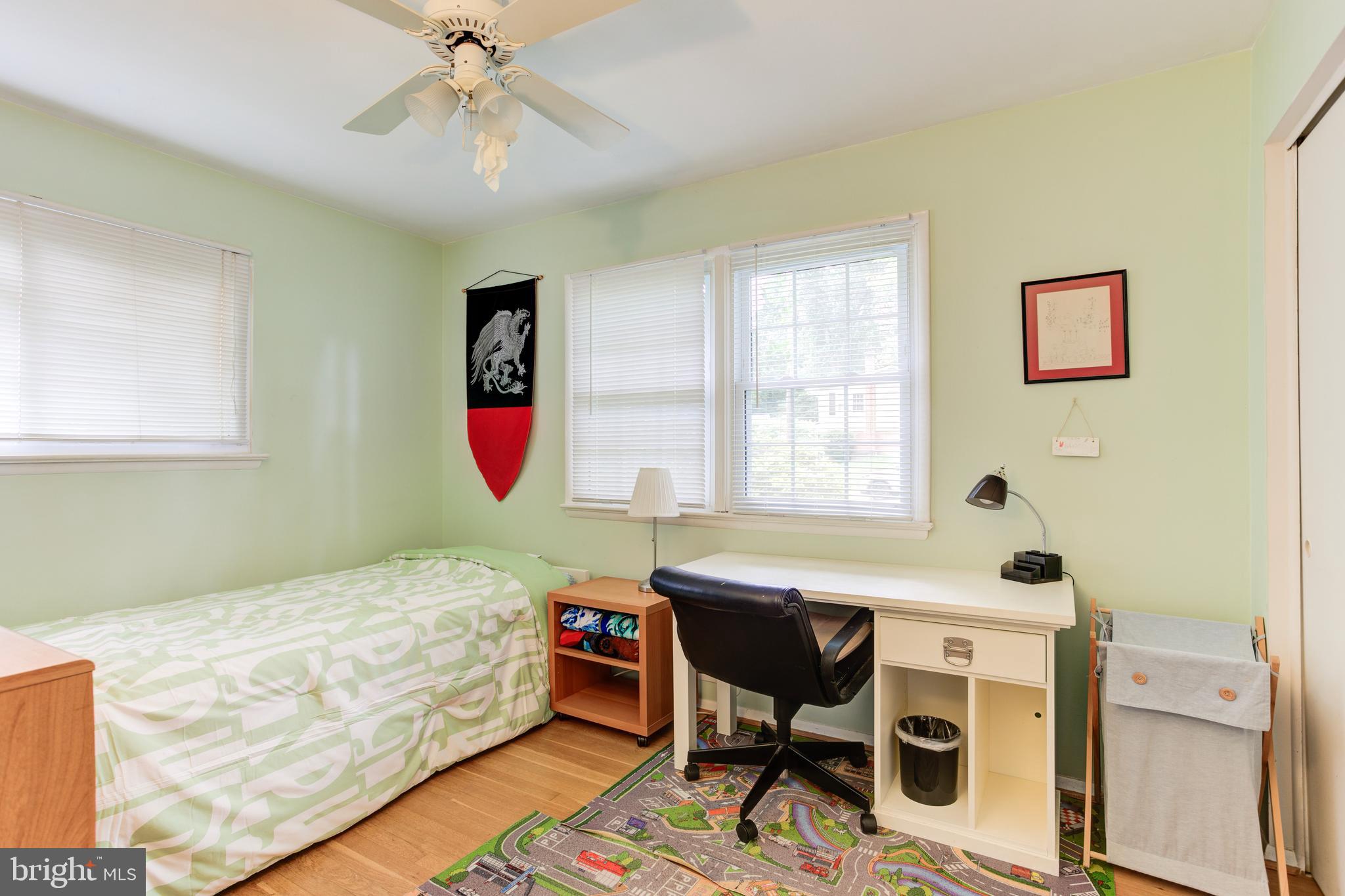 SURREY SQUARE - Residential