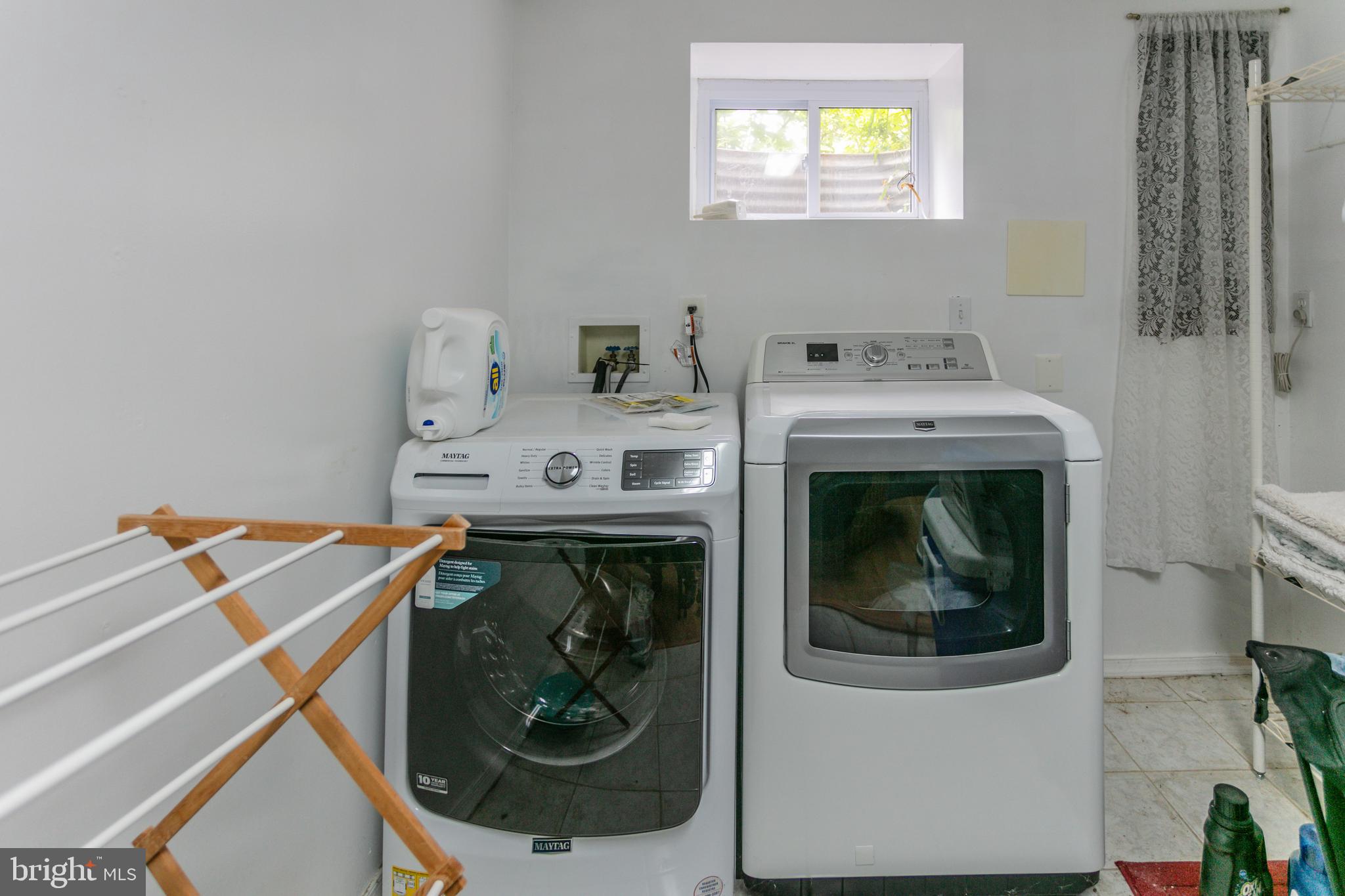 SURREY SQUARE - Residential