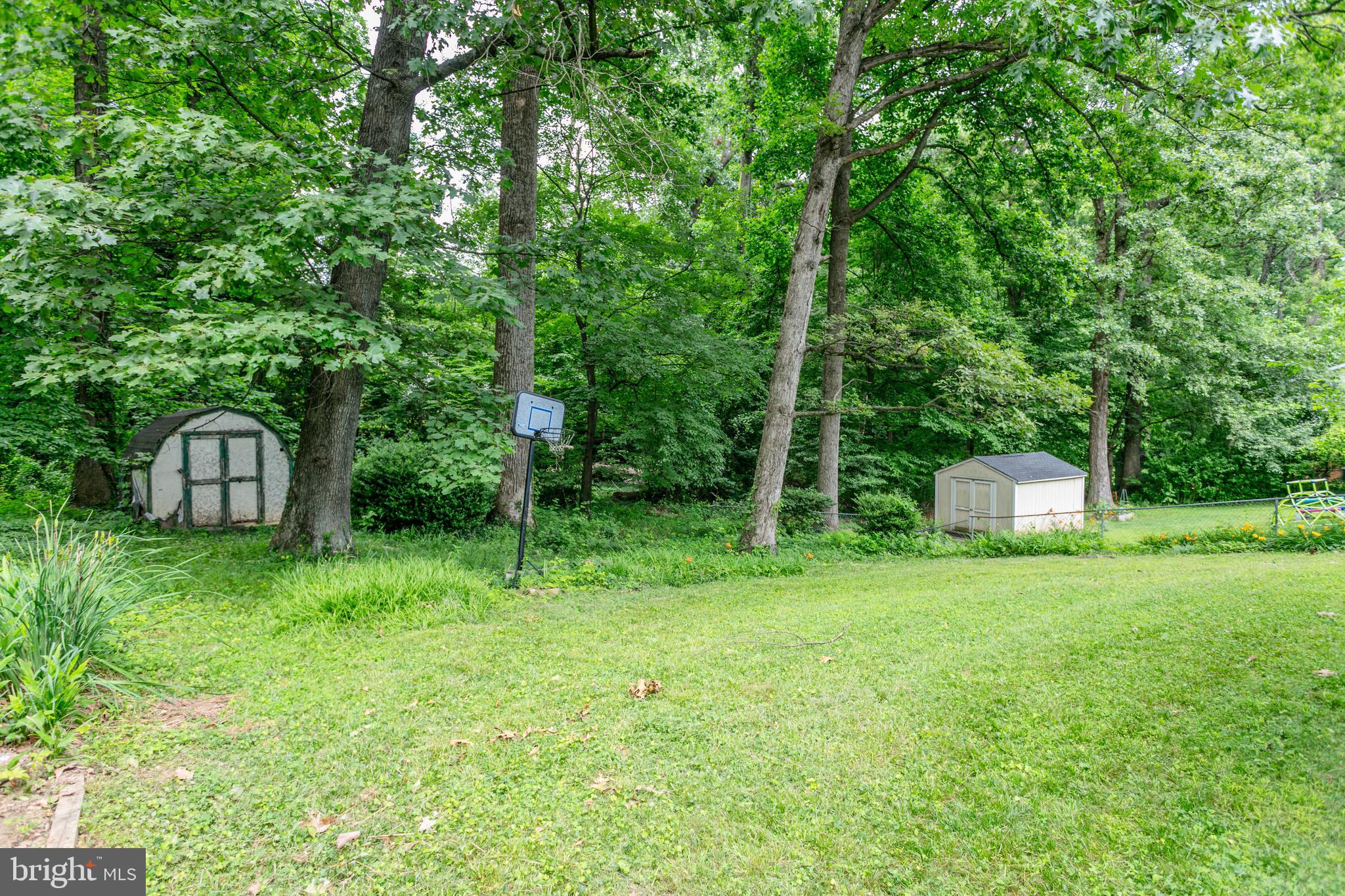 SURREY SQUARE - Residential