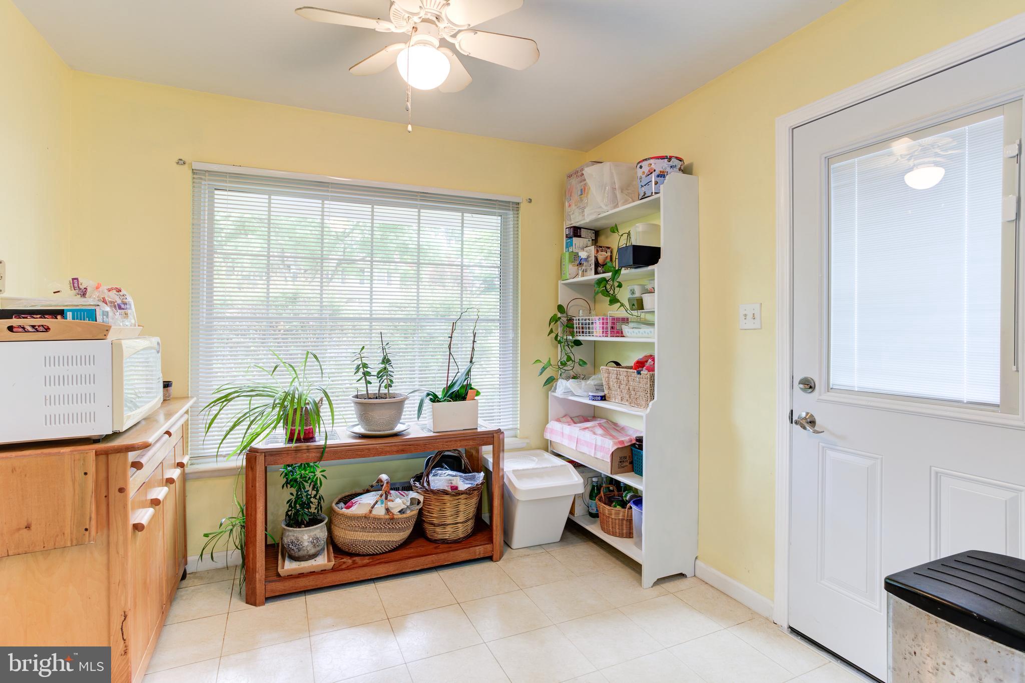 SURREY SQUARE - Residential