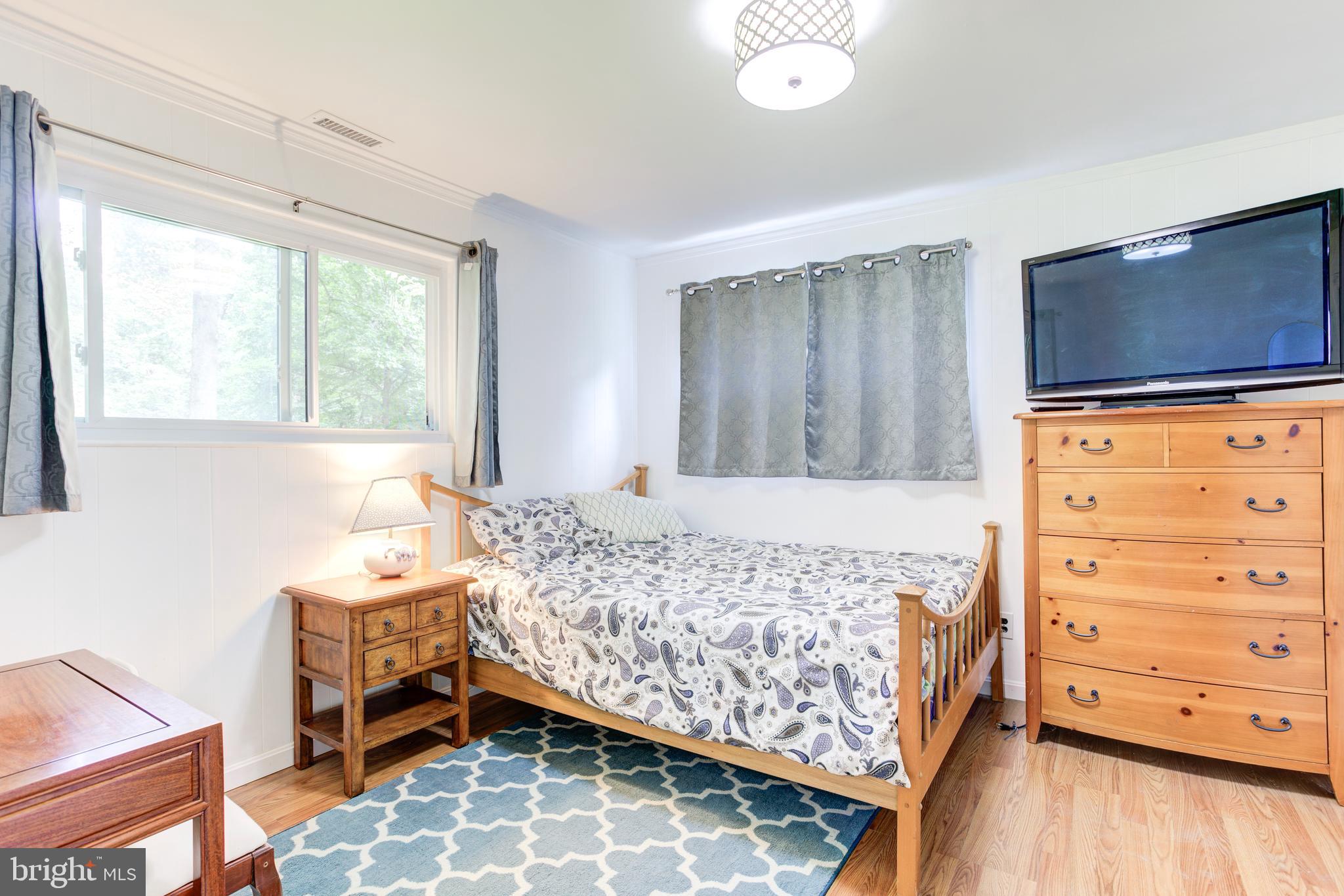 SURREY SQUARE - Residential