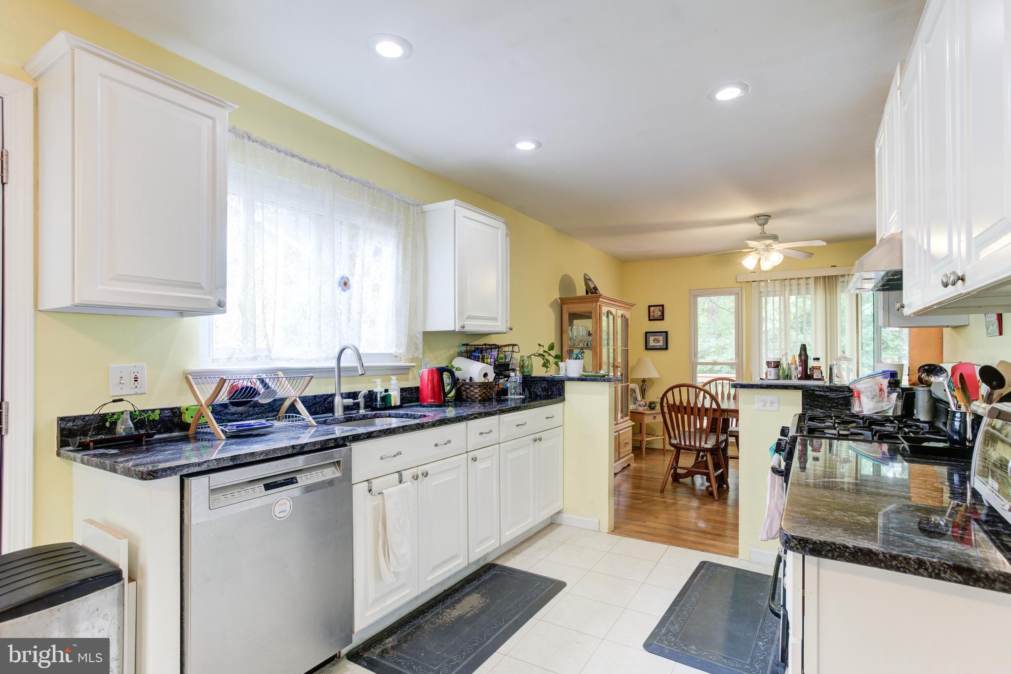 SURREY SQUARE - Residential