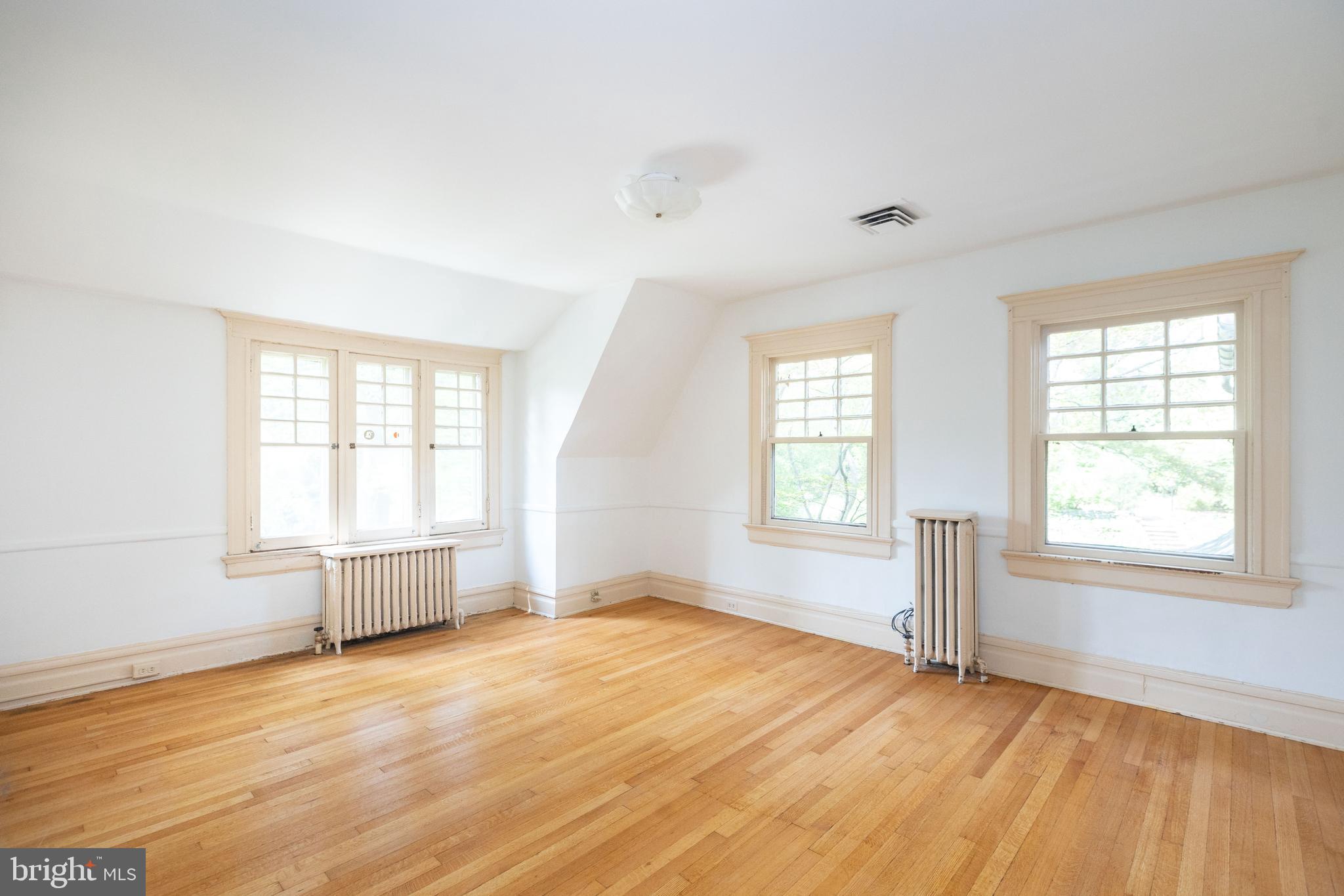 ROLAND PARK - Residential