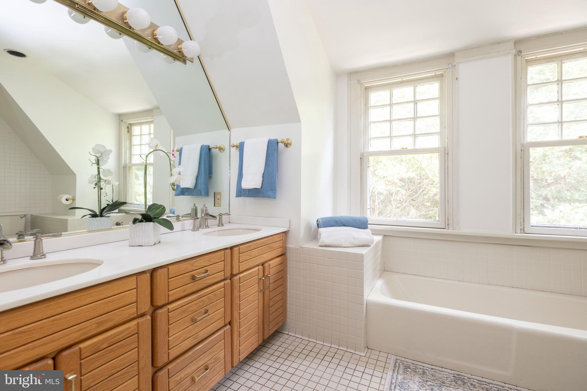 ROLAND PARK - Residential