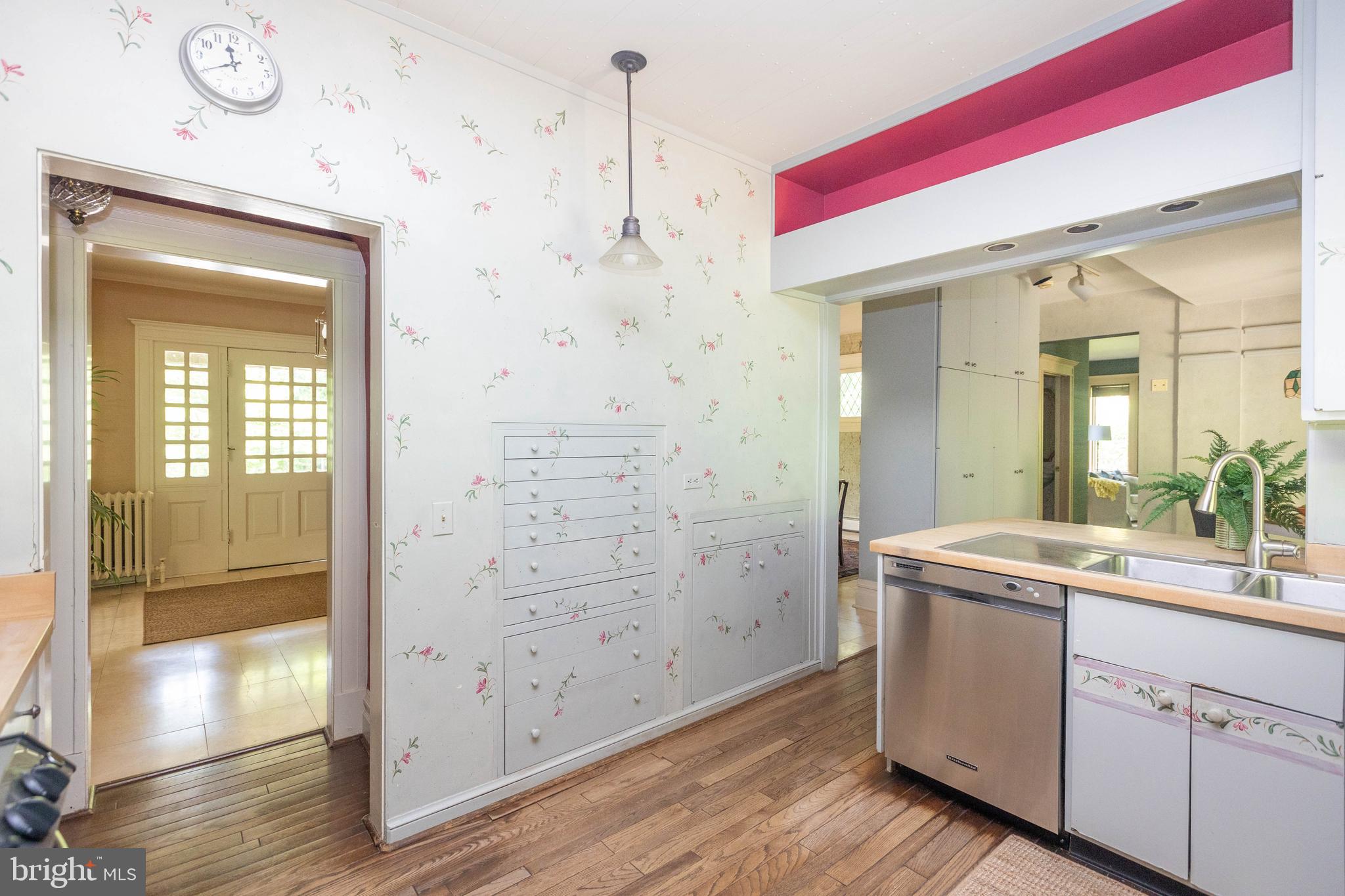 ROLAND PARK - Residential