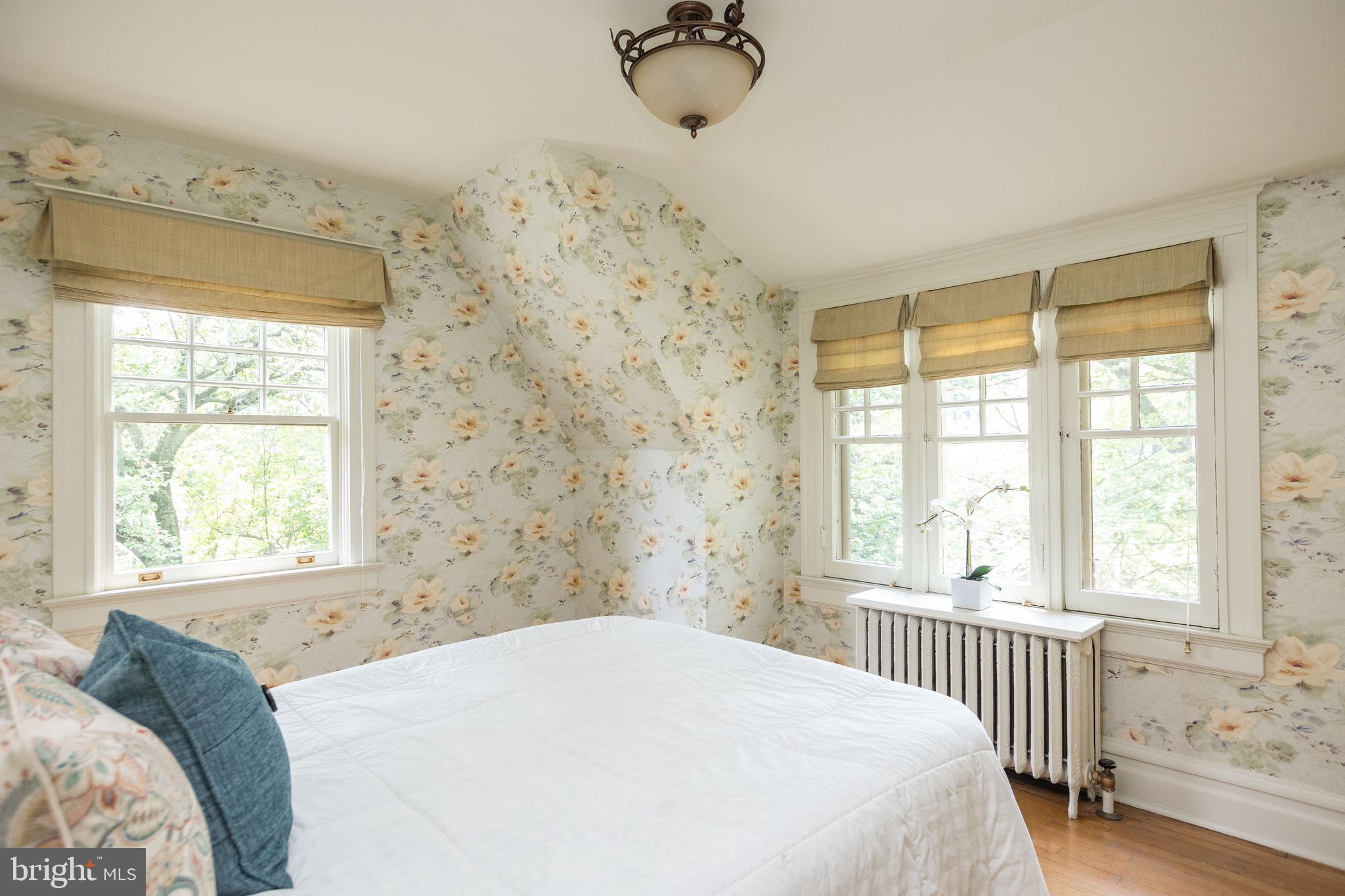 ROLAND PARK - Residential