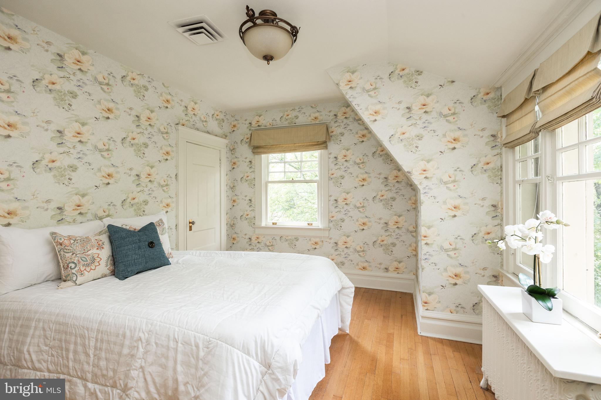 ROLAND PARK - Residential