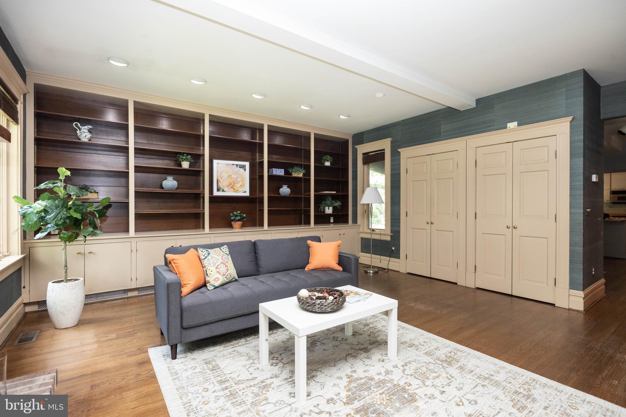 ROLAND PARK - Residential