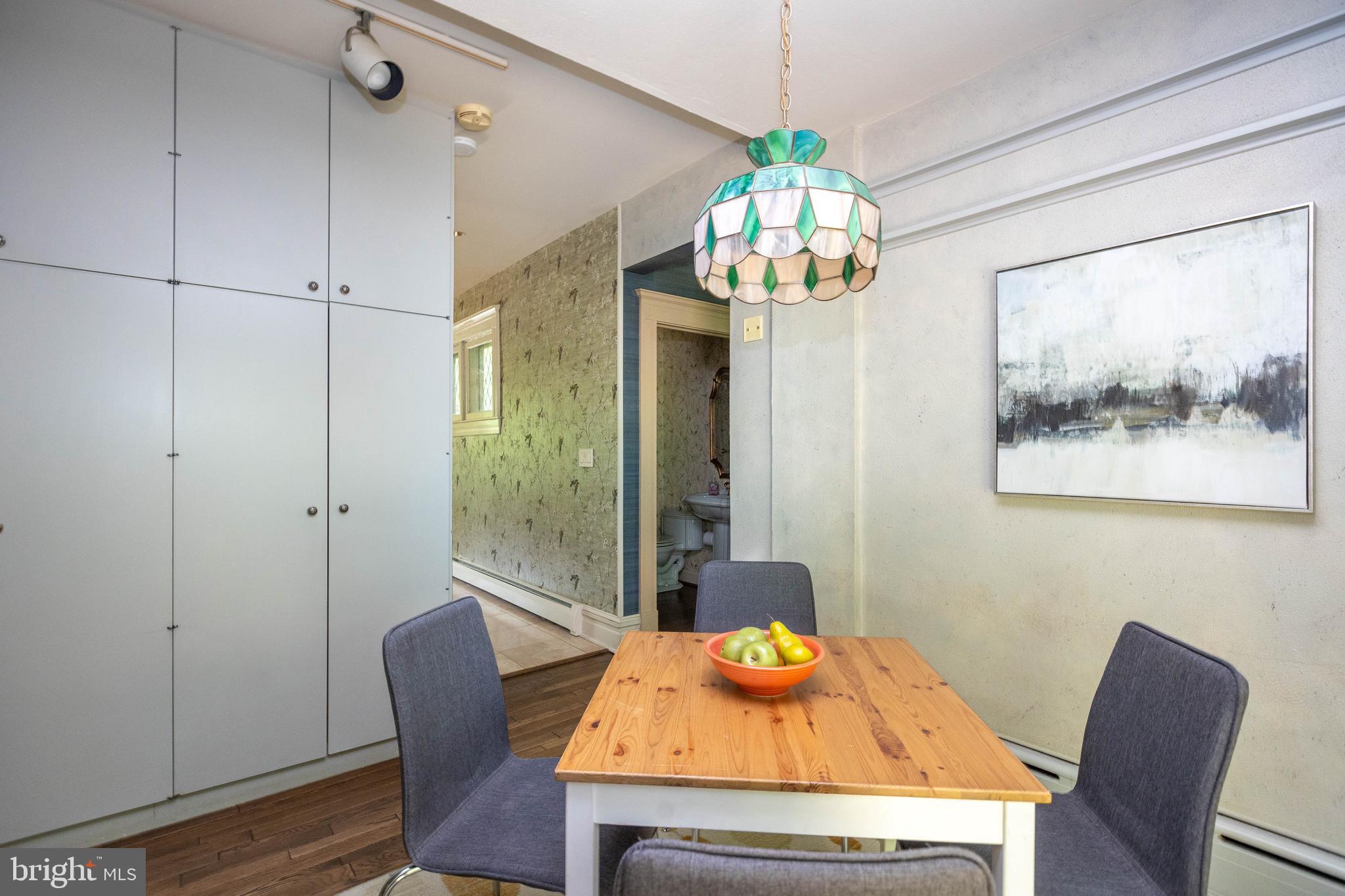 ROLAND PARK - Residential