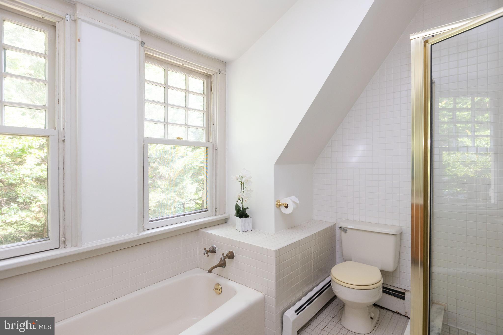 ROLAND PARK - Residential