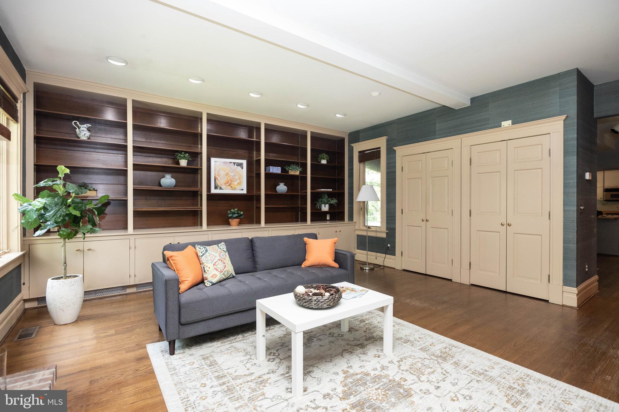 ROLAND PARK - Residential
