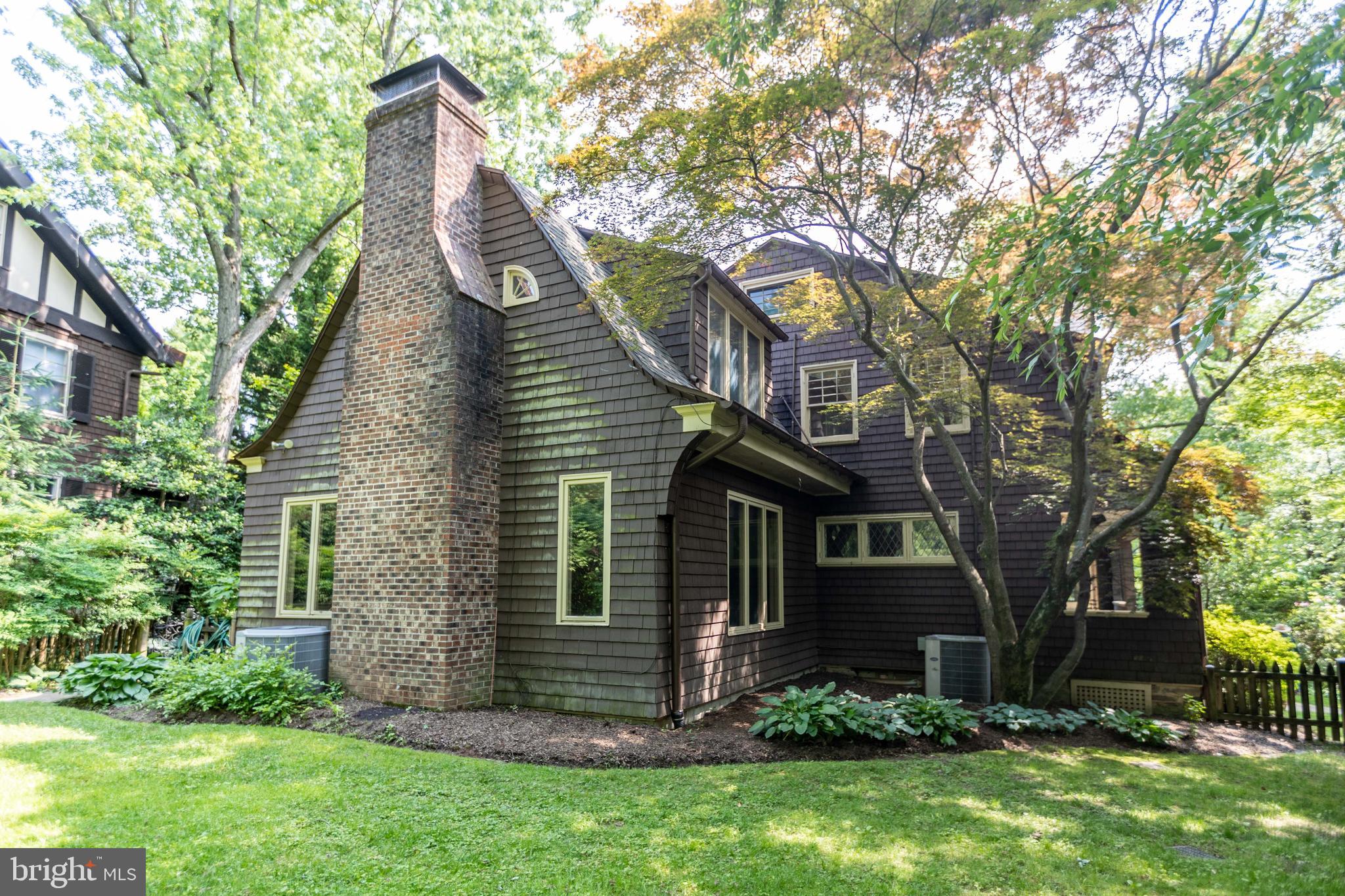 ROLAND PARK - Residential