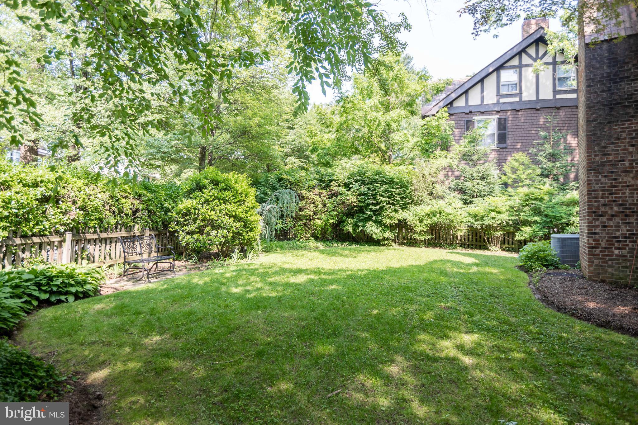 ROLAND PARK - Residential