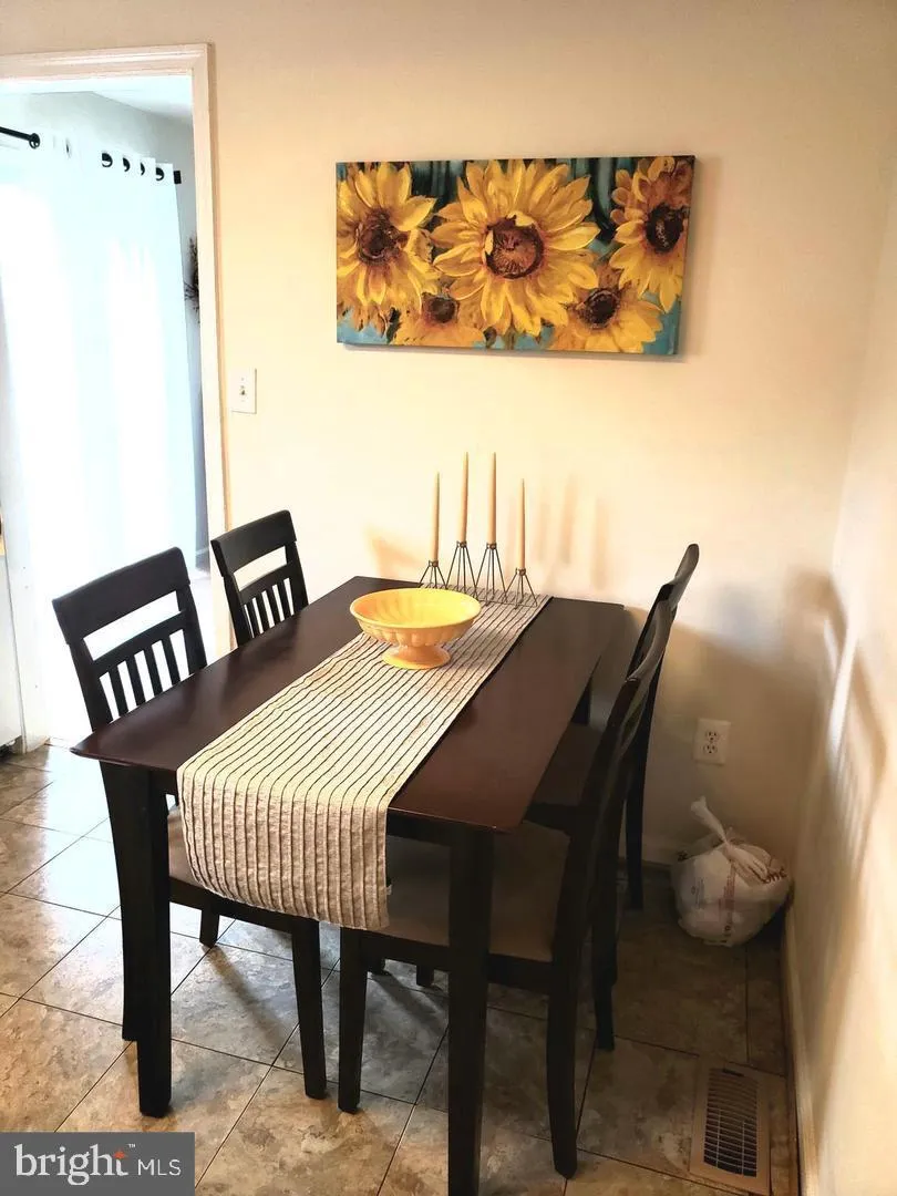 Woodbridge, Virginia 22192, United States, 3 Bedrooms Bedrooms, ,3 BathroomsBathrooms,Residential,Pending,3624