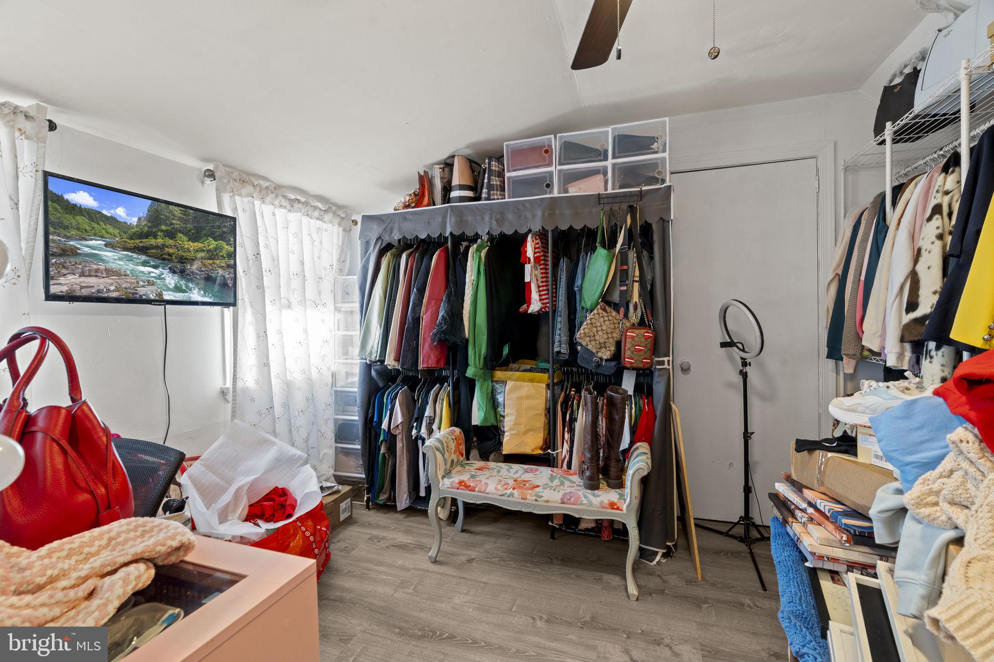 NORTH HILLS - Residential