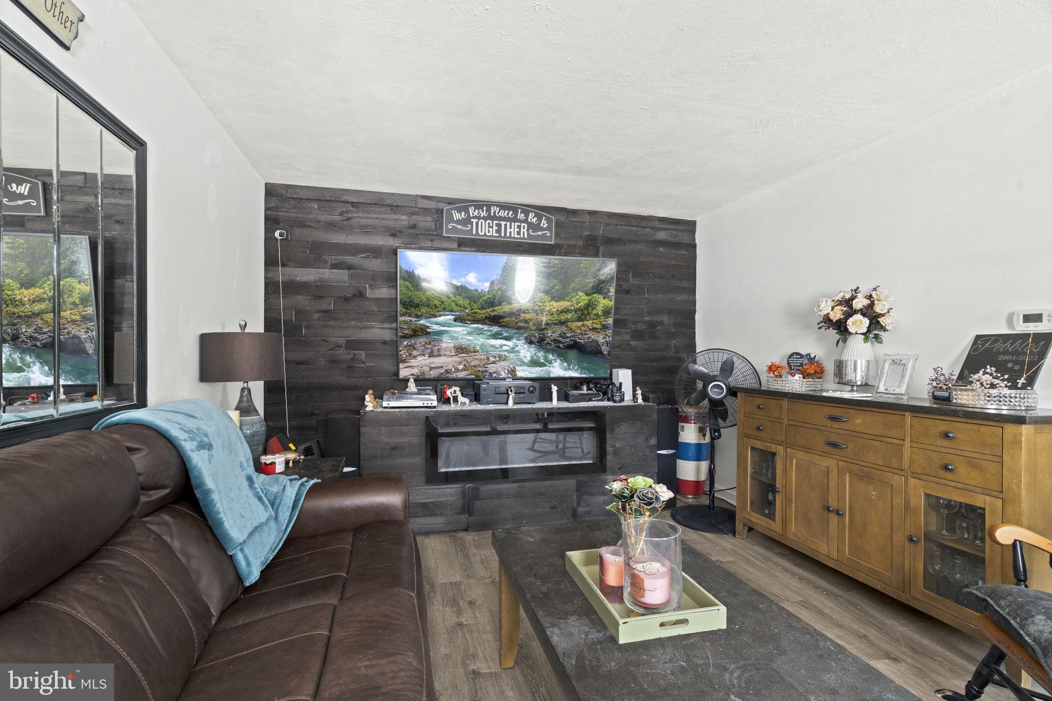 NORTH HILLS - Residential