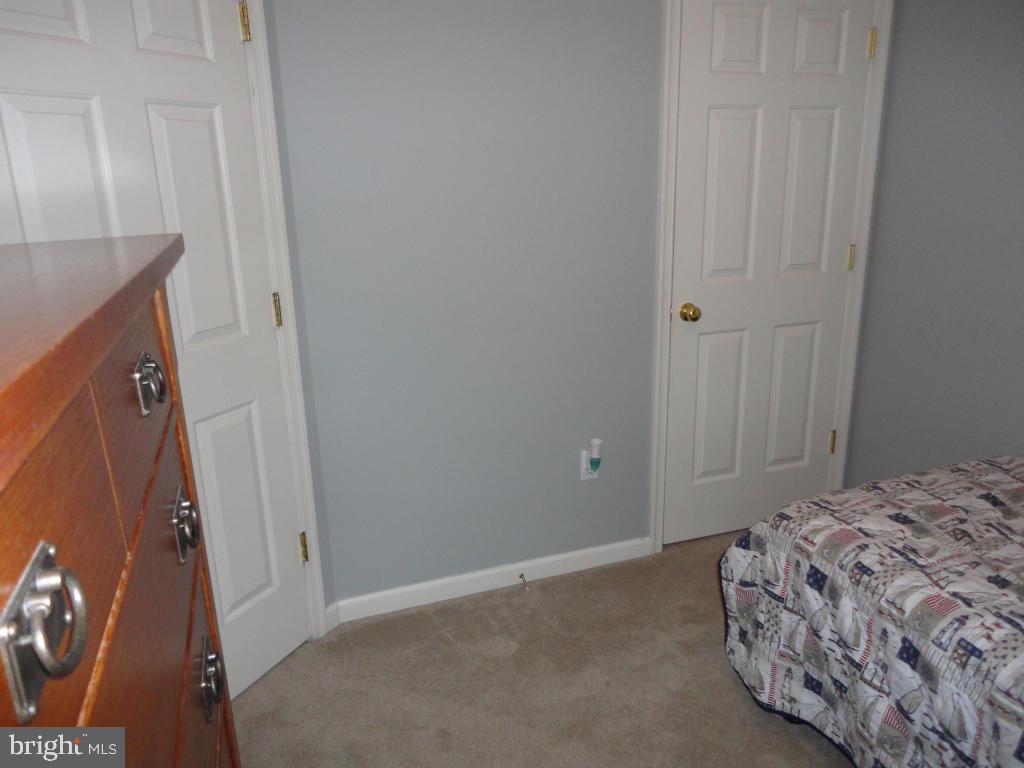 MANOR OAKS - Residential