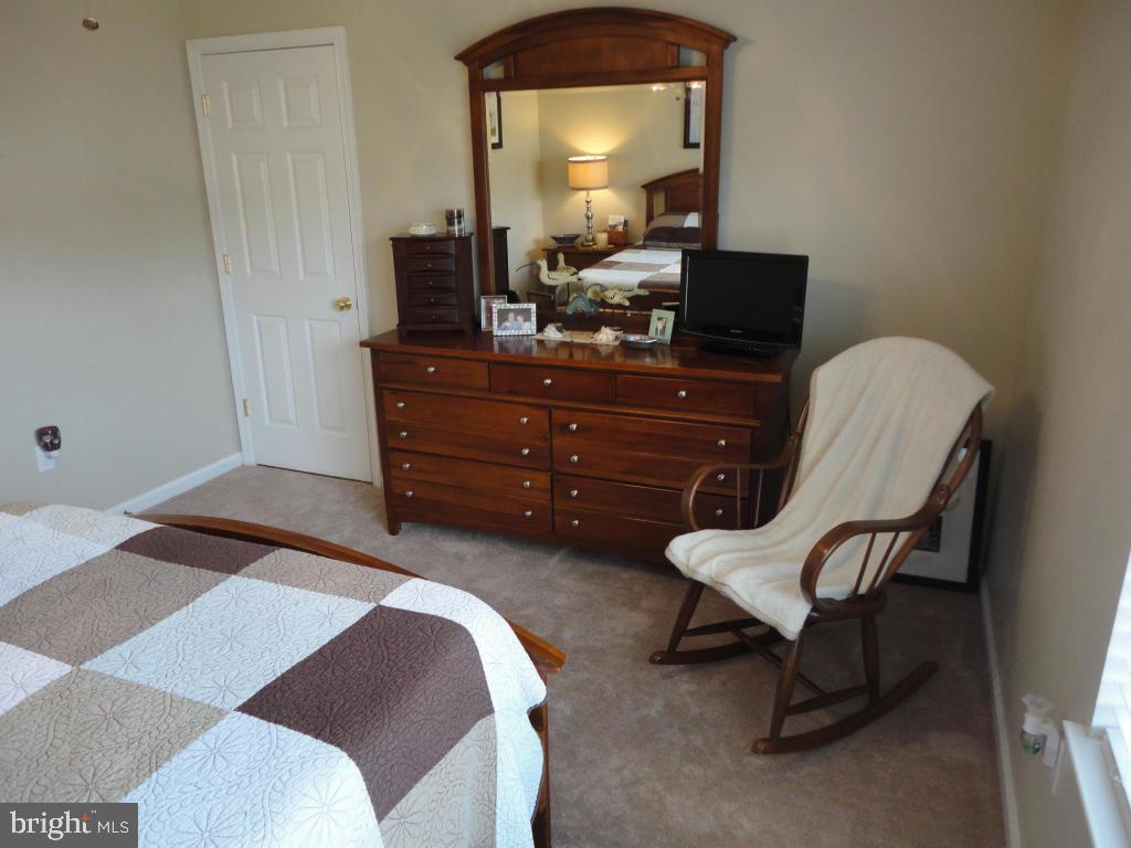 MANOR OAKS - Residential