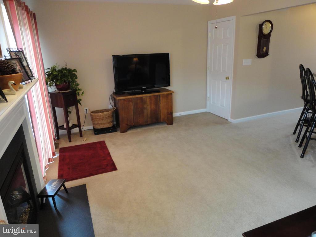 MANOR OAKS - Residential